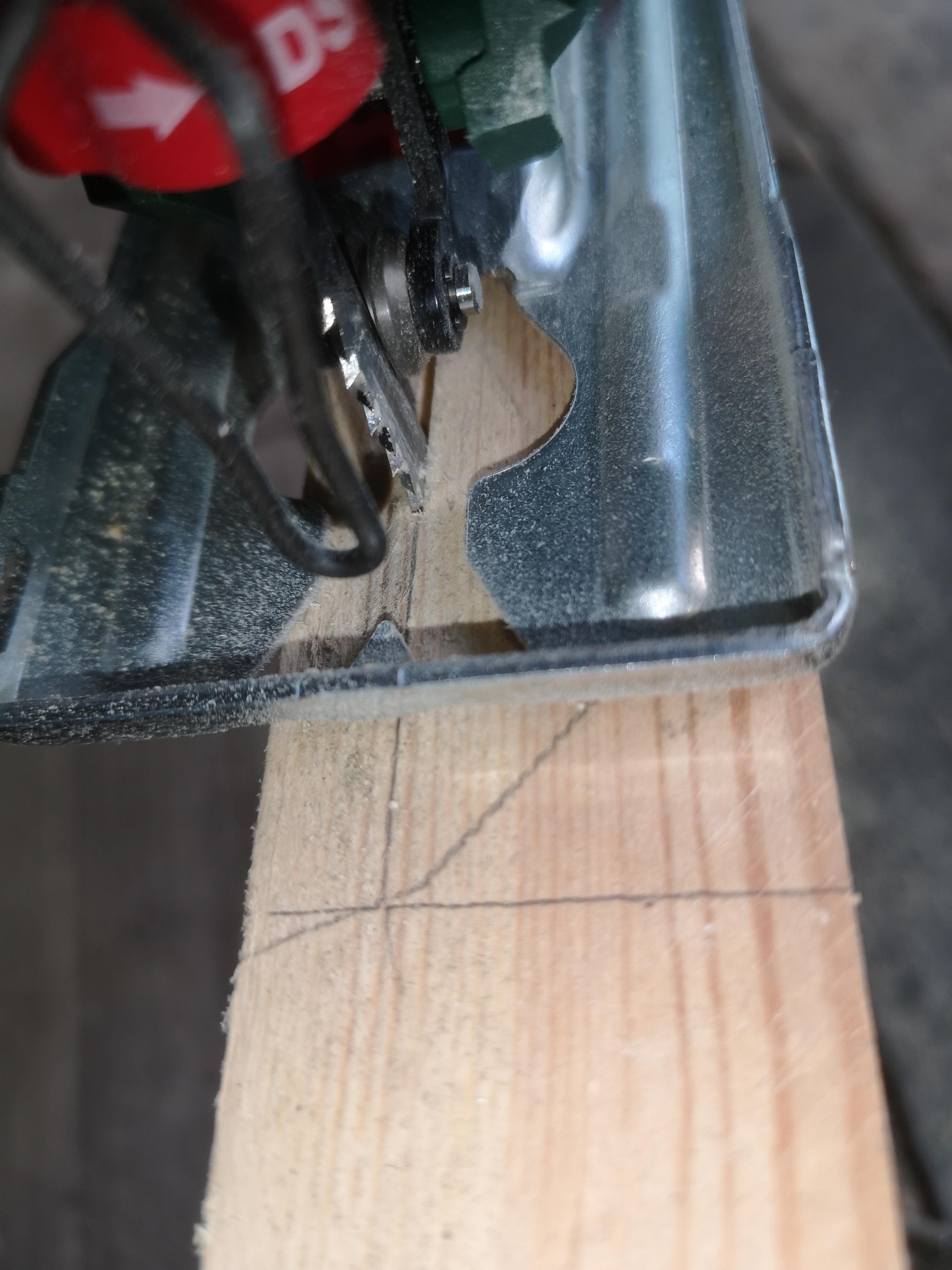 Электролобзик Bosch PST 900 PEL 06033A0220 в реальных условиях использования от пользователя Алексей.