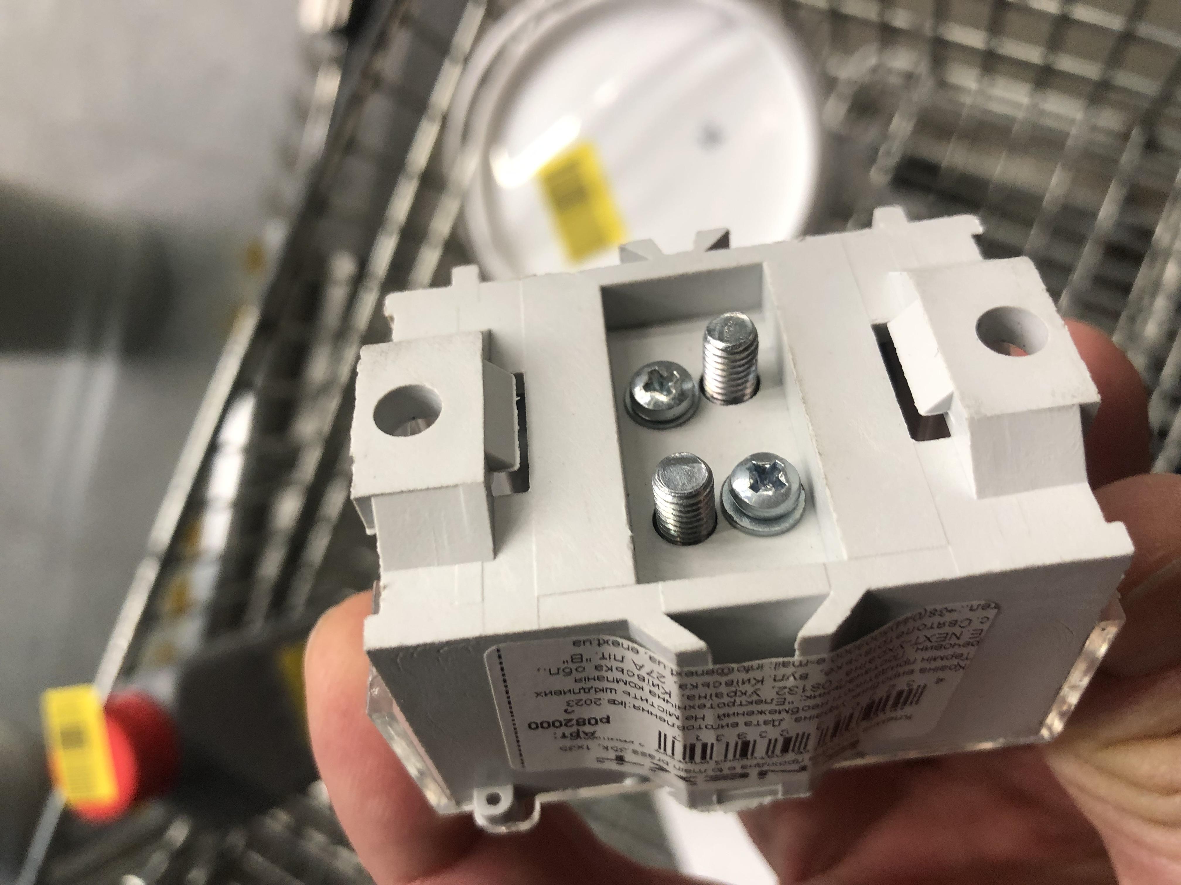 Клема для швидкого монтажу E.NEXT e.tc.main.brass.35k, 1х35 мм.кв./4х6 мм.кв. у реальних умовах використання від покупця Андрій.