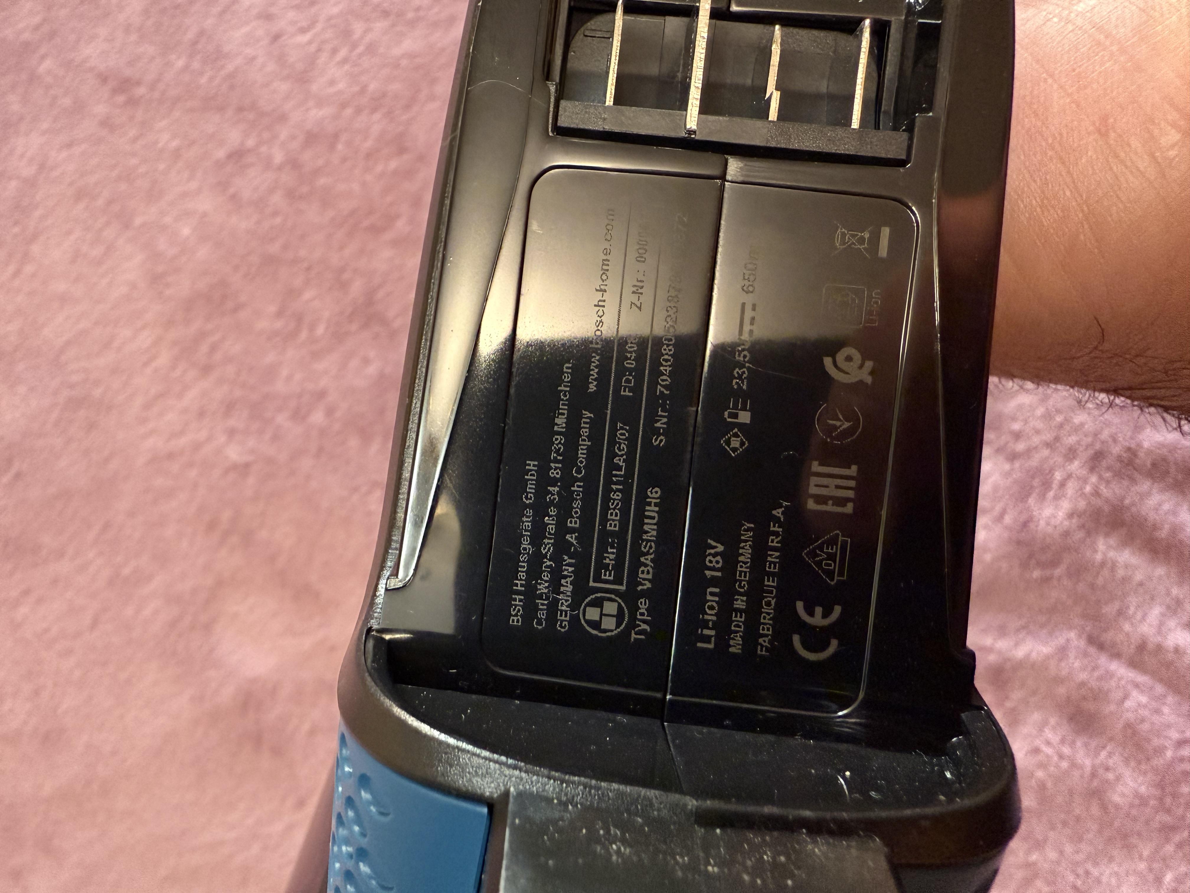 Фото: Пылесос Bosch BBS611LAG black/blue, отправлено пользователем Артур Пылесос Bosch BBS611LAG black/blue в реальных условиях использования от пользователя Артур.