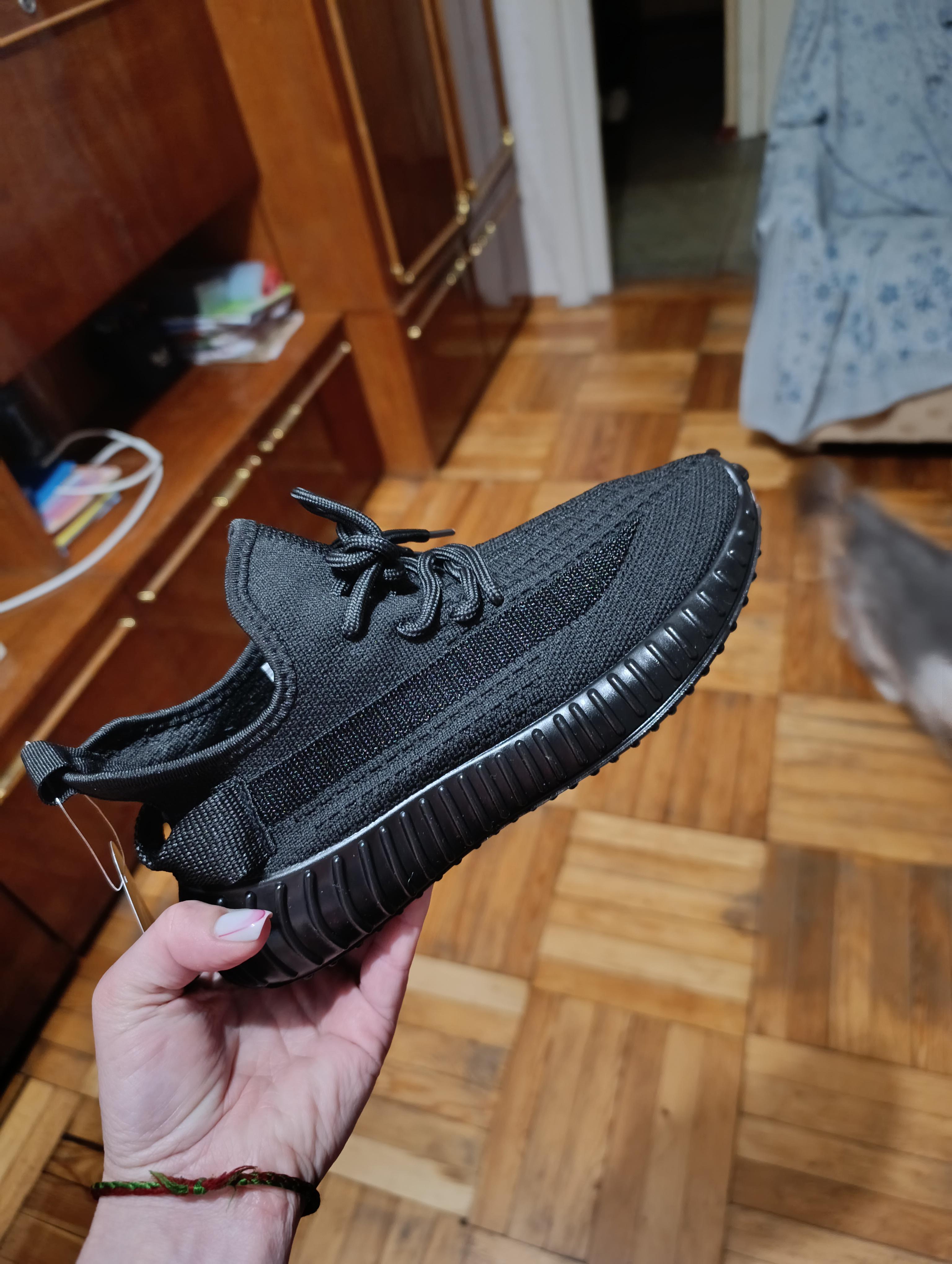 Кроссовки женские LUMO р. 37 Черный (280719-37) в реальных условиях использования от покупателя Вікторія.