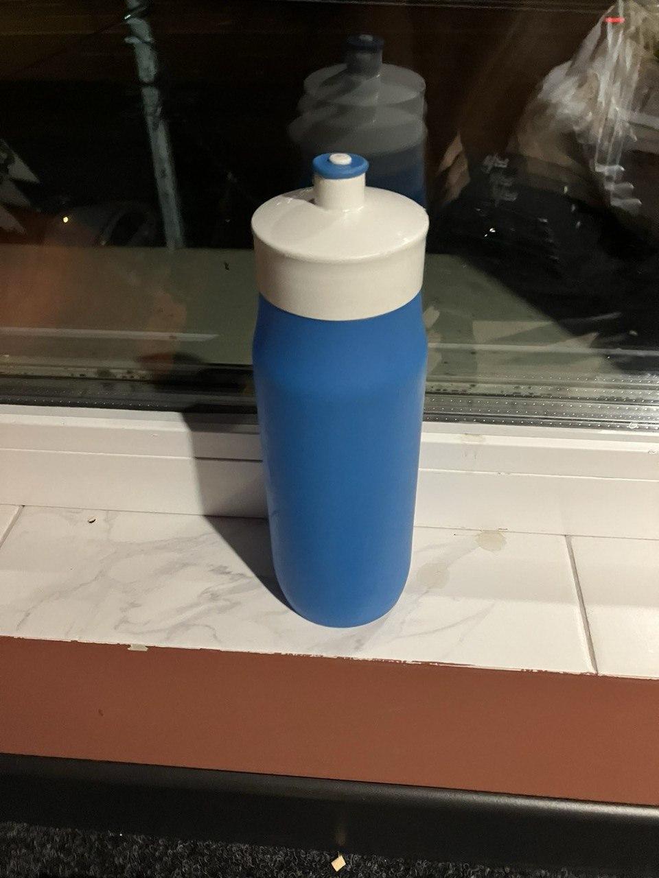Фото: Бутылка Tefal 0.6 л синяя Squeeze, отправлено пользователем Лариса Бутылка Tefal 0.6 л синяя Squeeze в реальных условиях использования от пользователя Лариса.