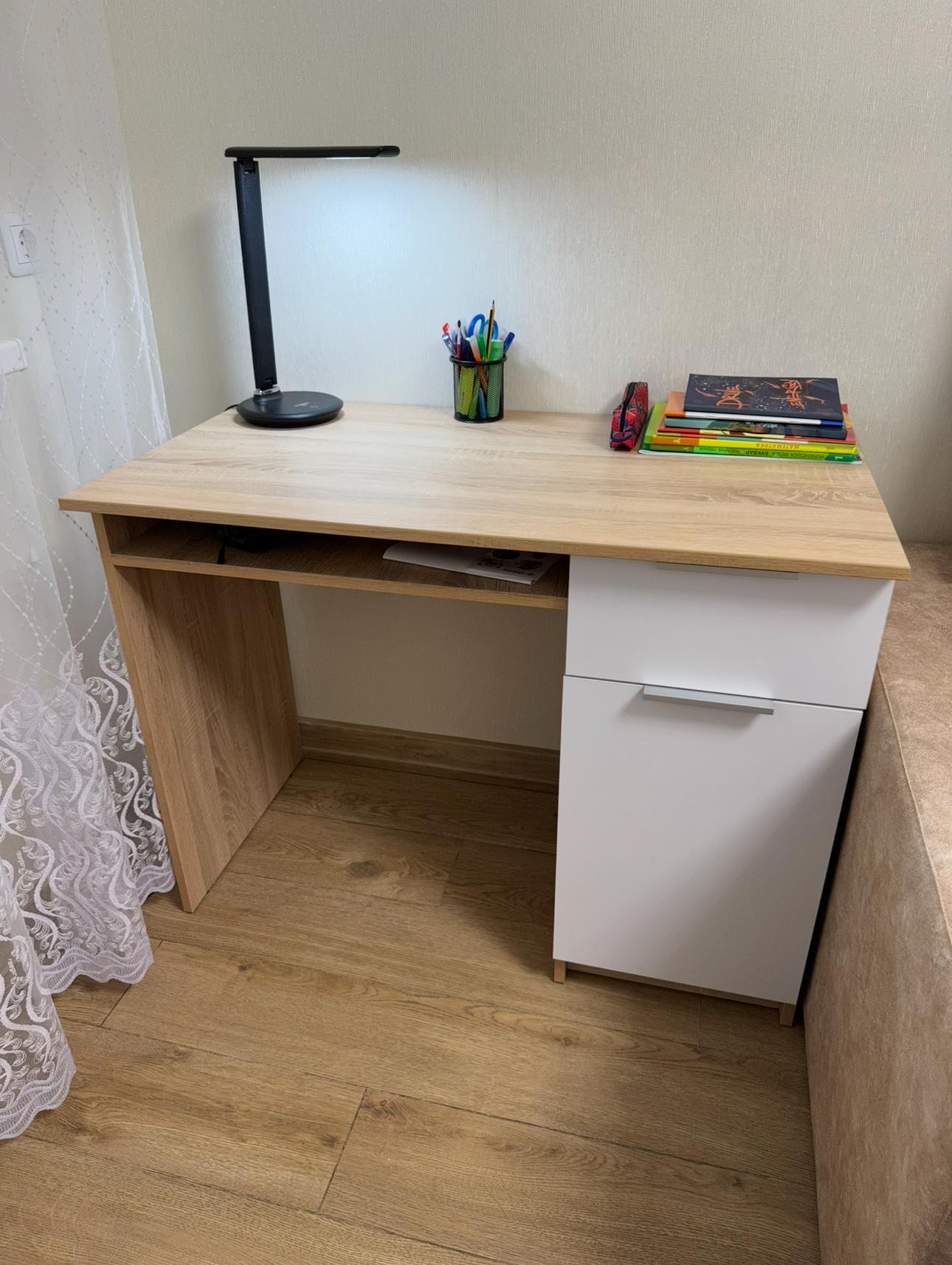 Стол письменный DC Дален 750х1000х550 мм нимфея альба/дуб сонома (DC ) в реальных условиях использования от пользователя Інна.