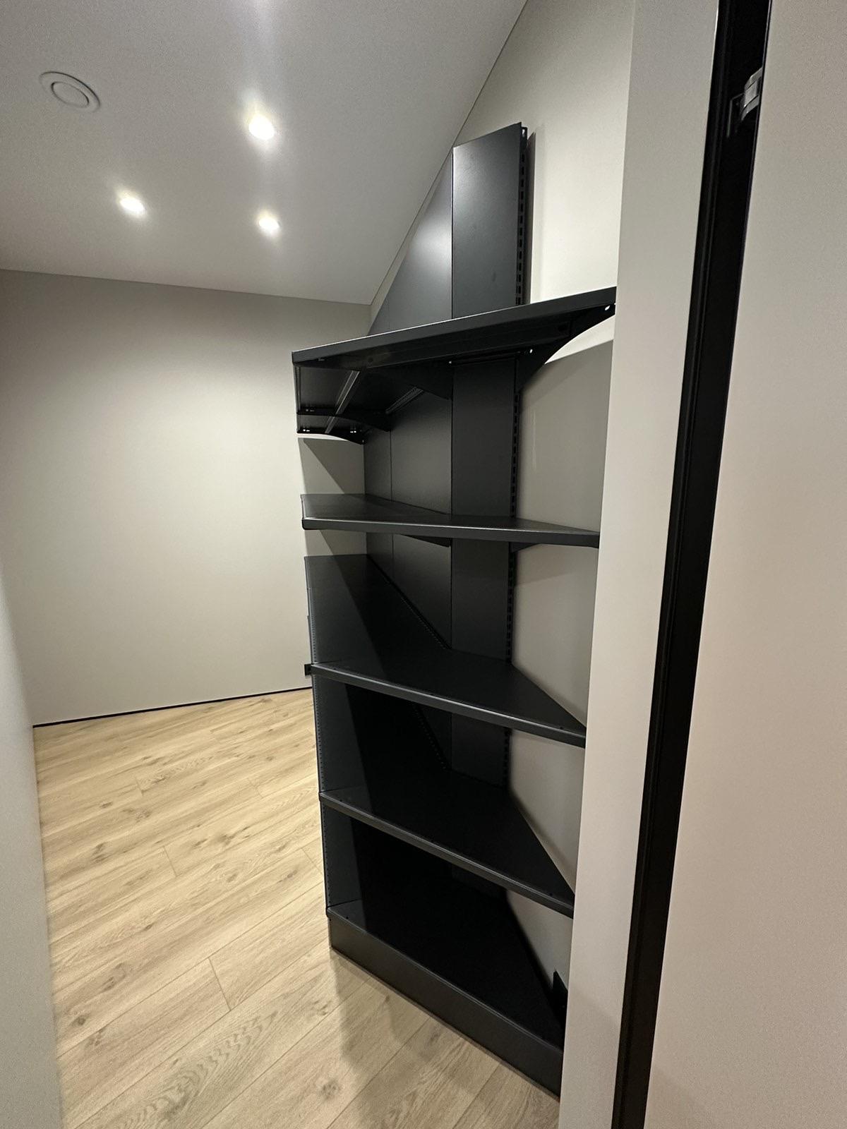 Стеллаж пристенный металлический 1930х1250х400 мм на 5 полок Антрацитово-серый (16-1250-21) в реальных условиях использования от пользователя Богдан.