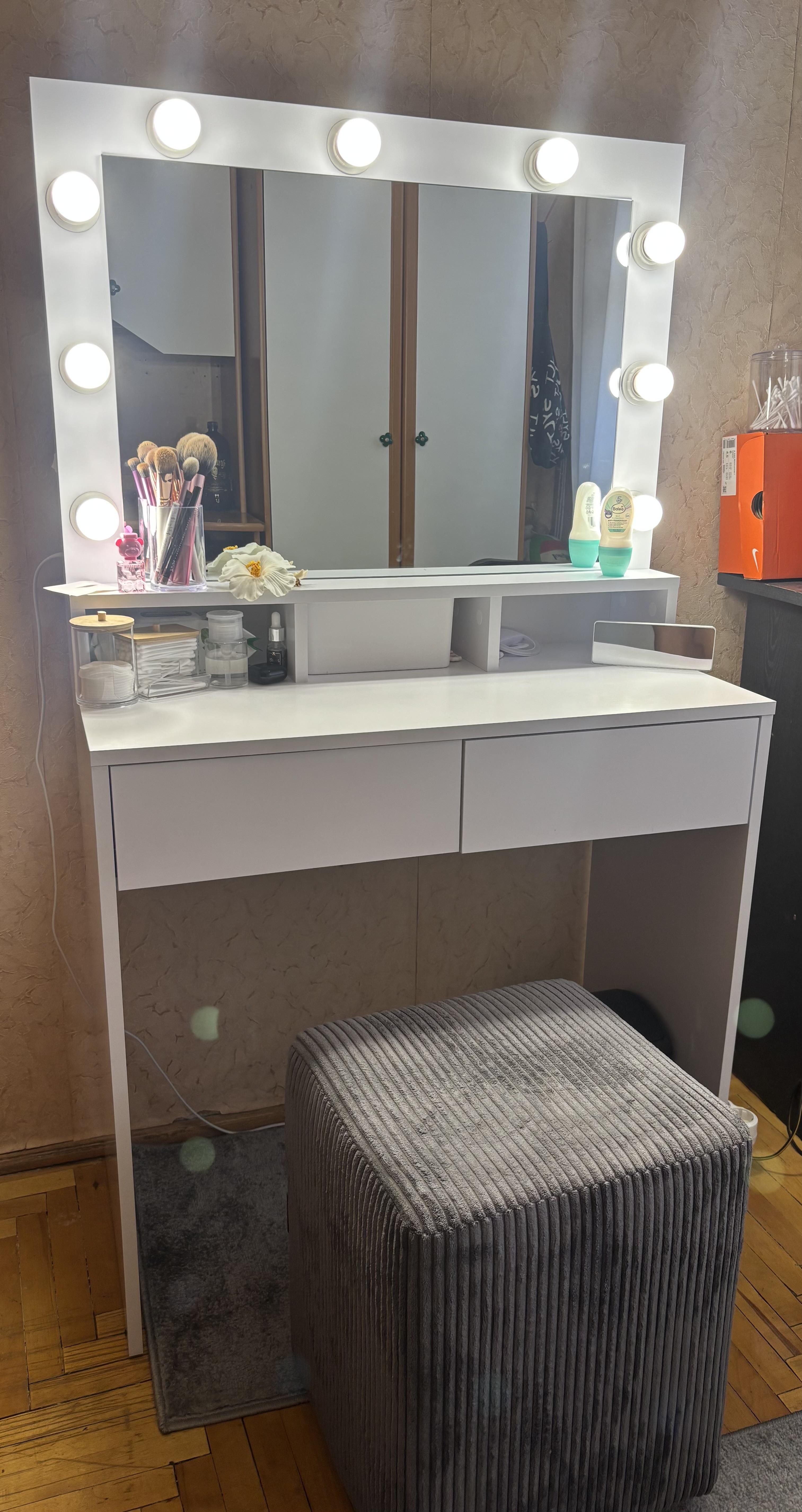 Туалетний столик-трюмо MS634 на 2 ящики та з полицями Білий (14851613) у реальних умовах використання від користувача Анна.