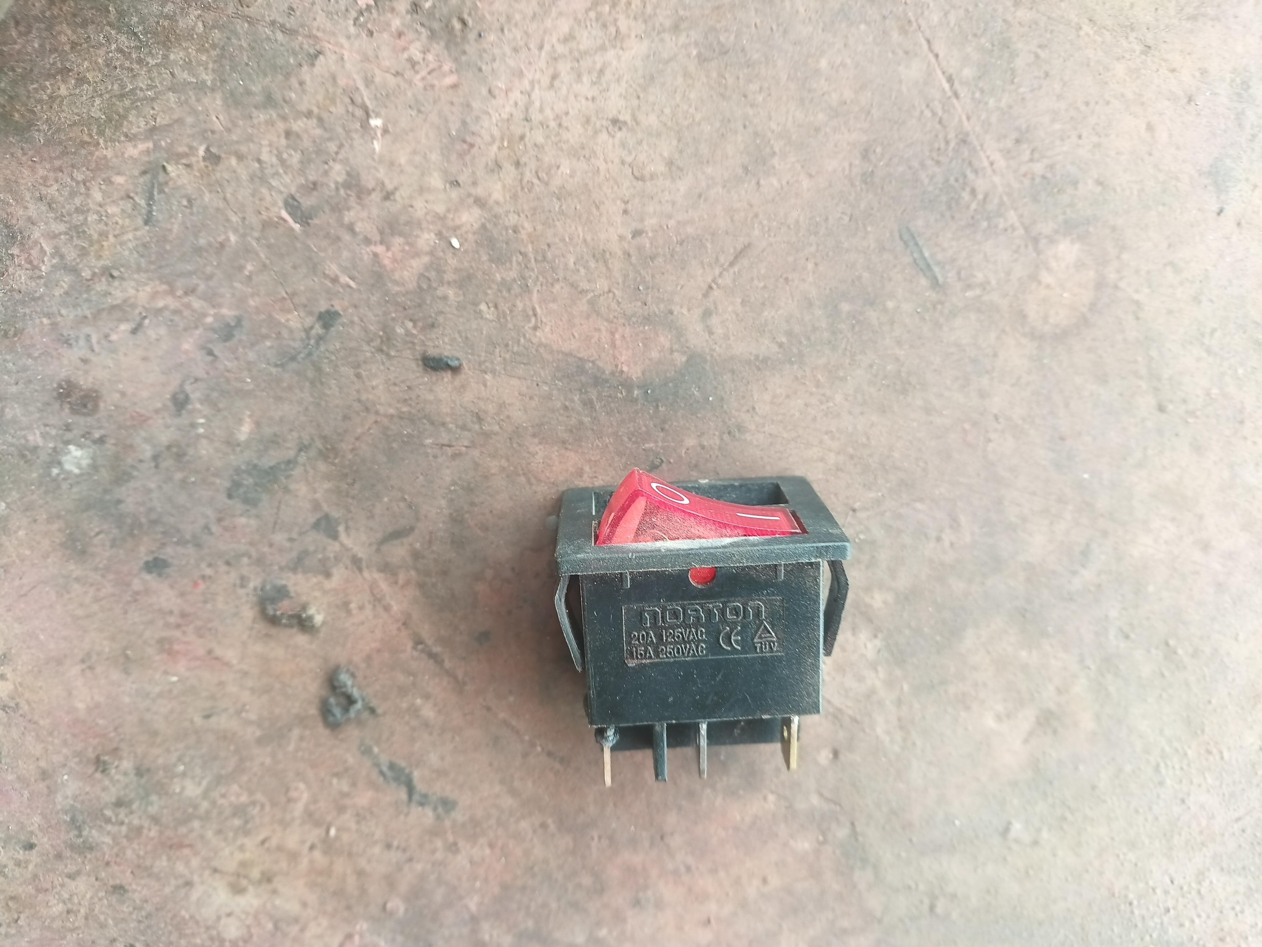 Переключатель EMT ON-OFF 6pin 15A 220В в реальных условиях использования от пользователя Костянтин.