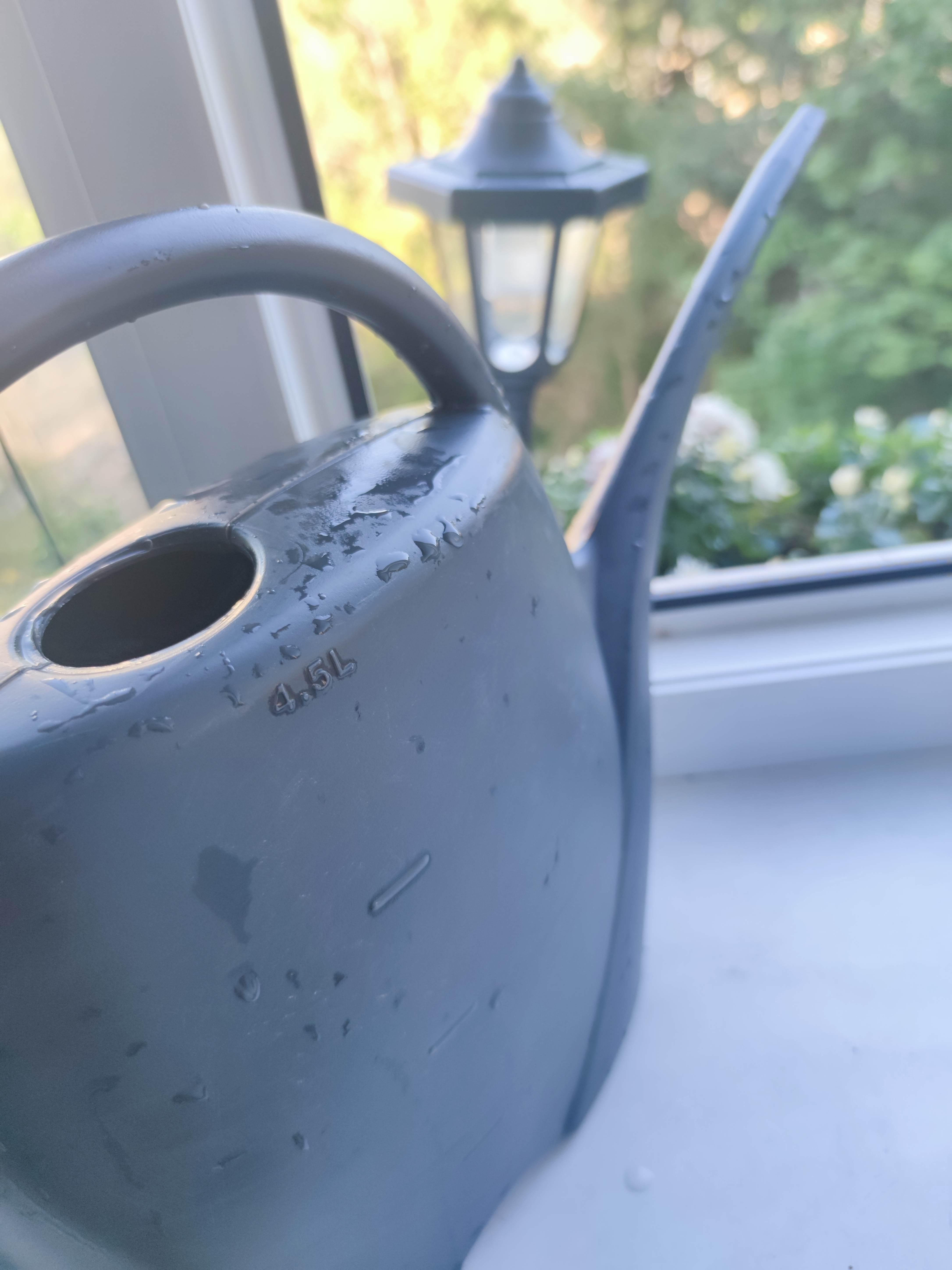 Лійка для квітів Plastkon Spring 4.5 л антрацит у реальних умовах використання від покупця Анна.