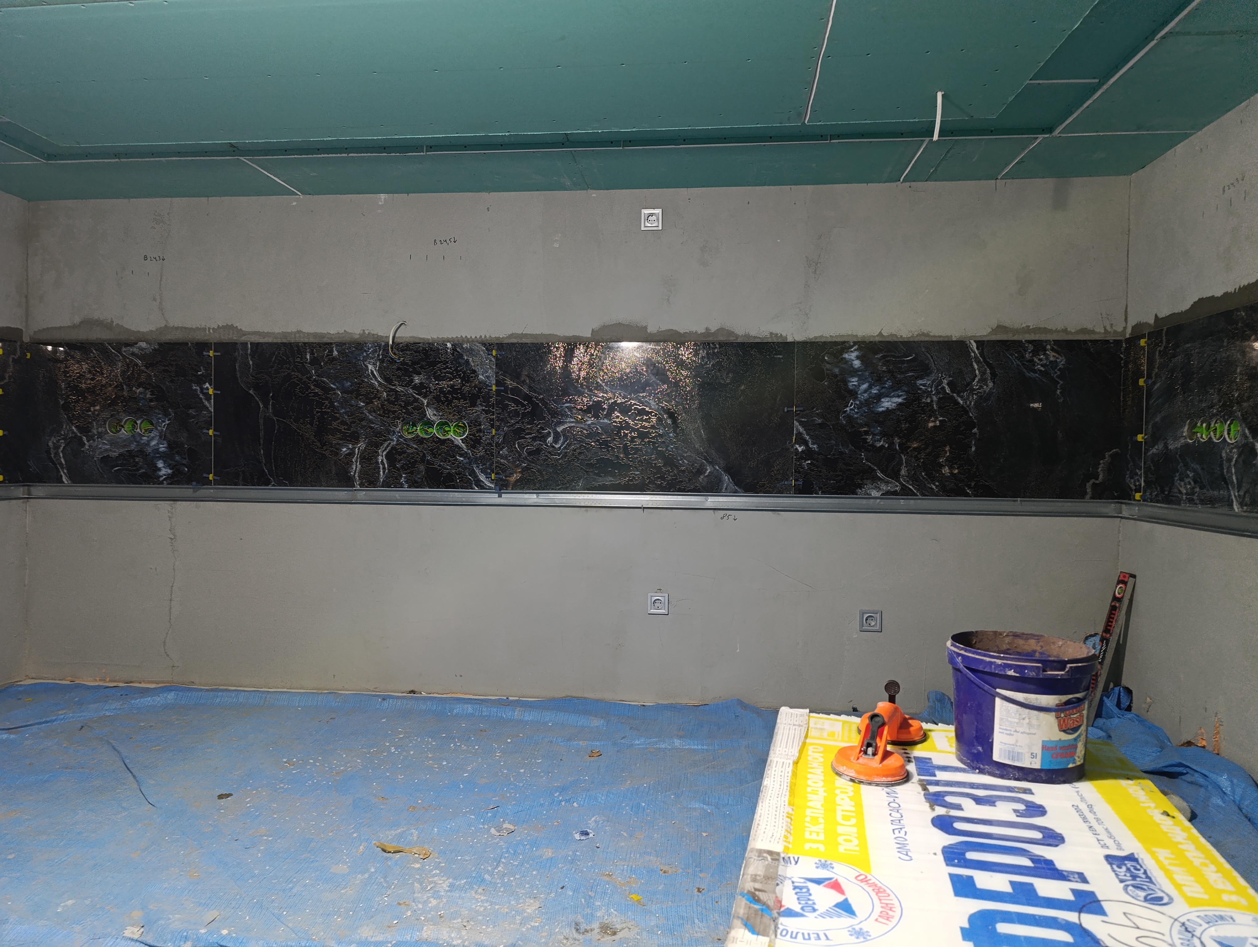 Фото: Плитка универсальная KT Exclusive Black Lux JS12054 60х120 см (12054), отправлено покупателем Ерік Плитка универсальная KT Exclusive Black Lux JS12054 60х120 см (12054) в реальных условиях использования от покупателя Ерік.