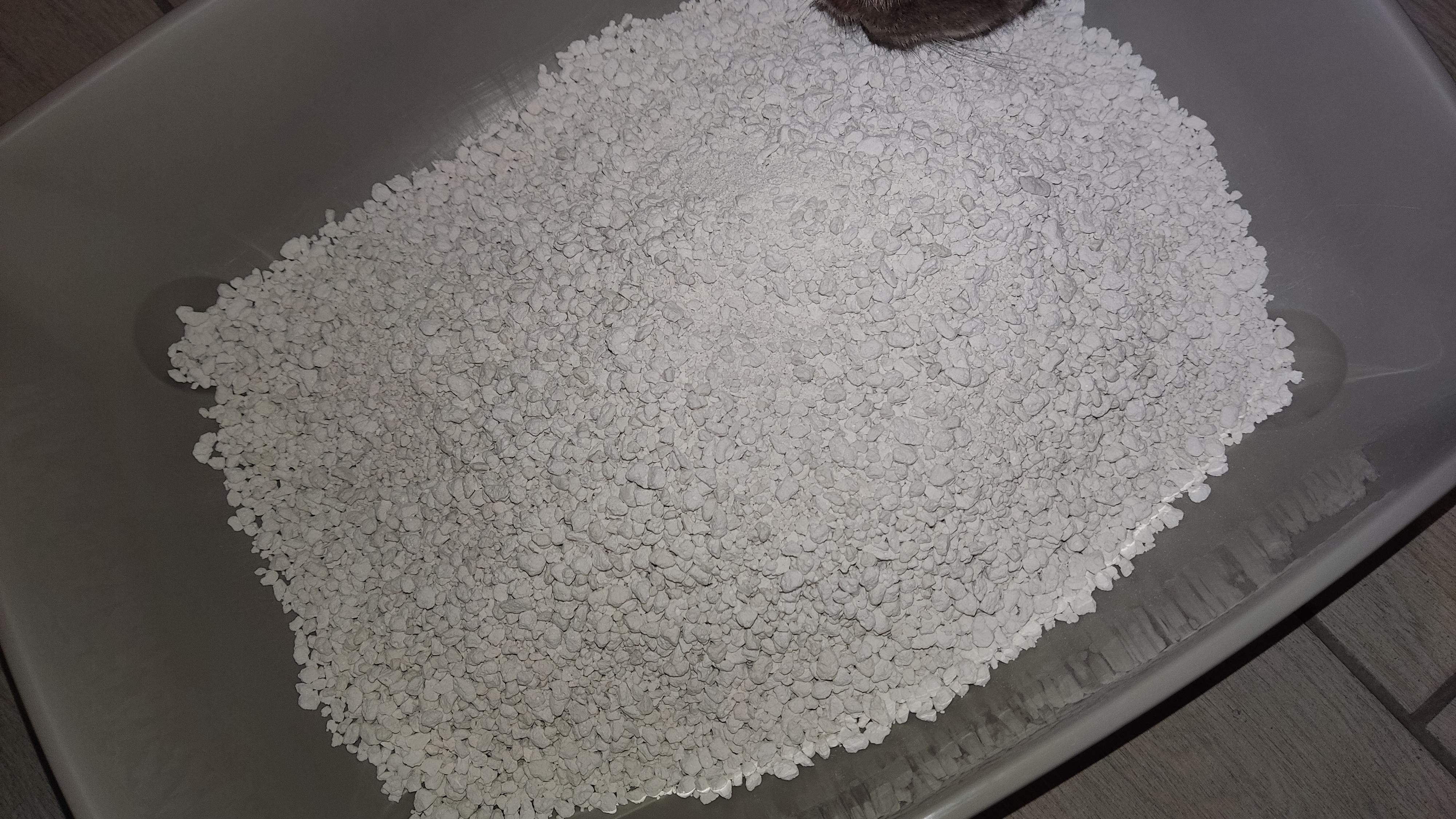Наповнювач для котячого туалету Catsan Hygiene plus 5 л 9574 у реальних умовах використання від користувача Яна.