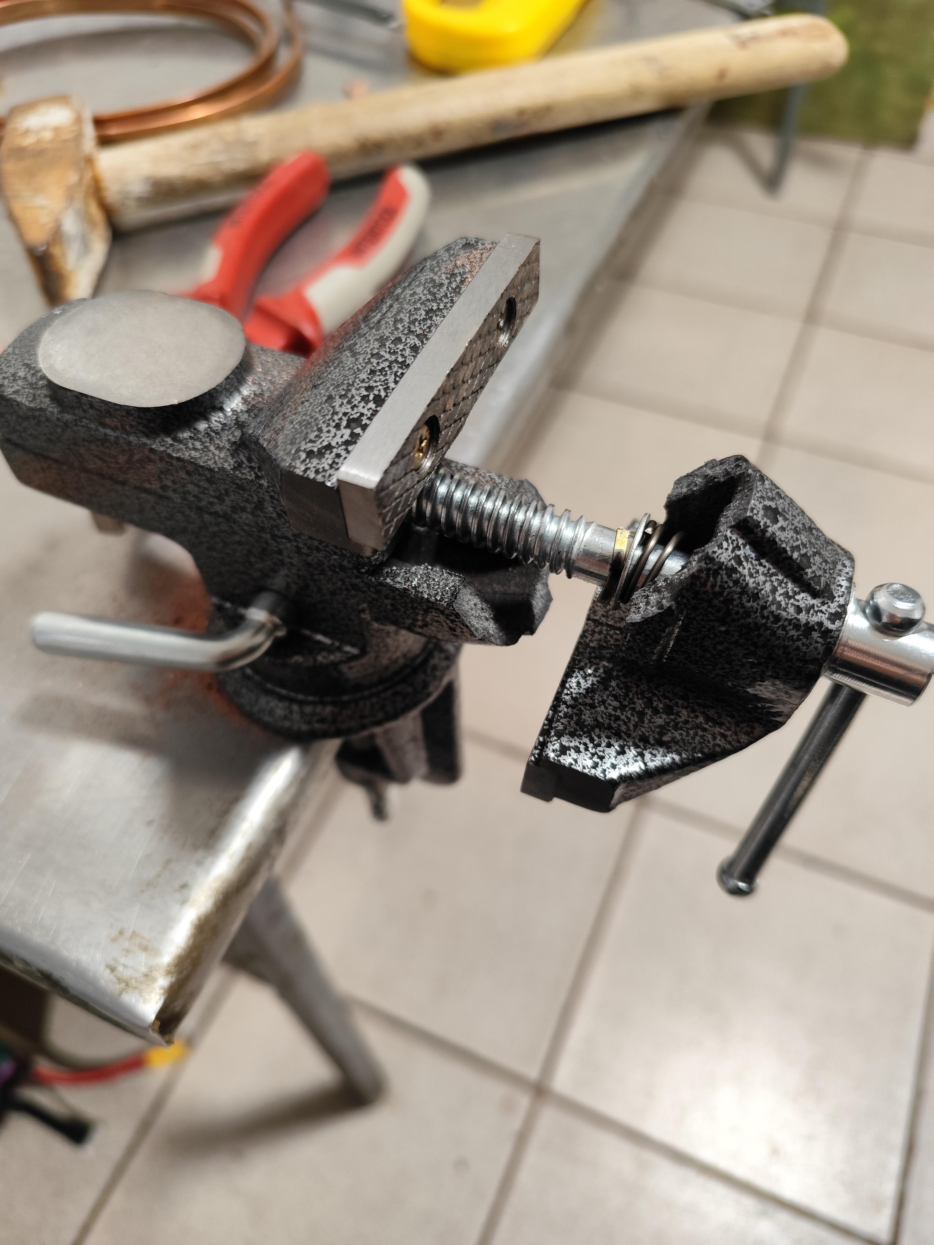 Тиски слесарные Top Tools 07A206 в реальных условиях использования от покупателя Назар-Василь.