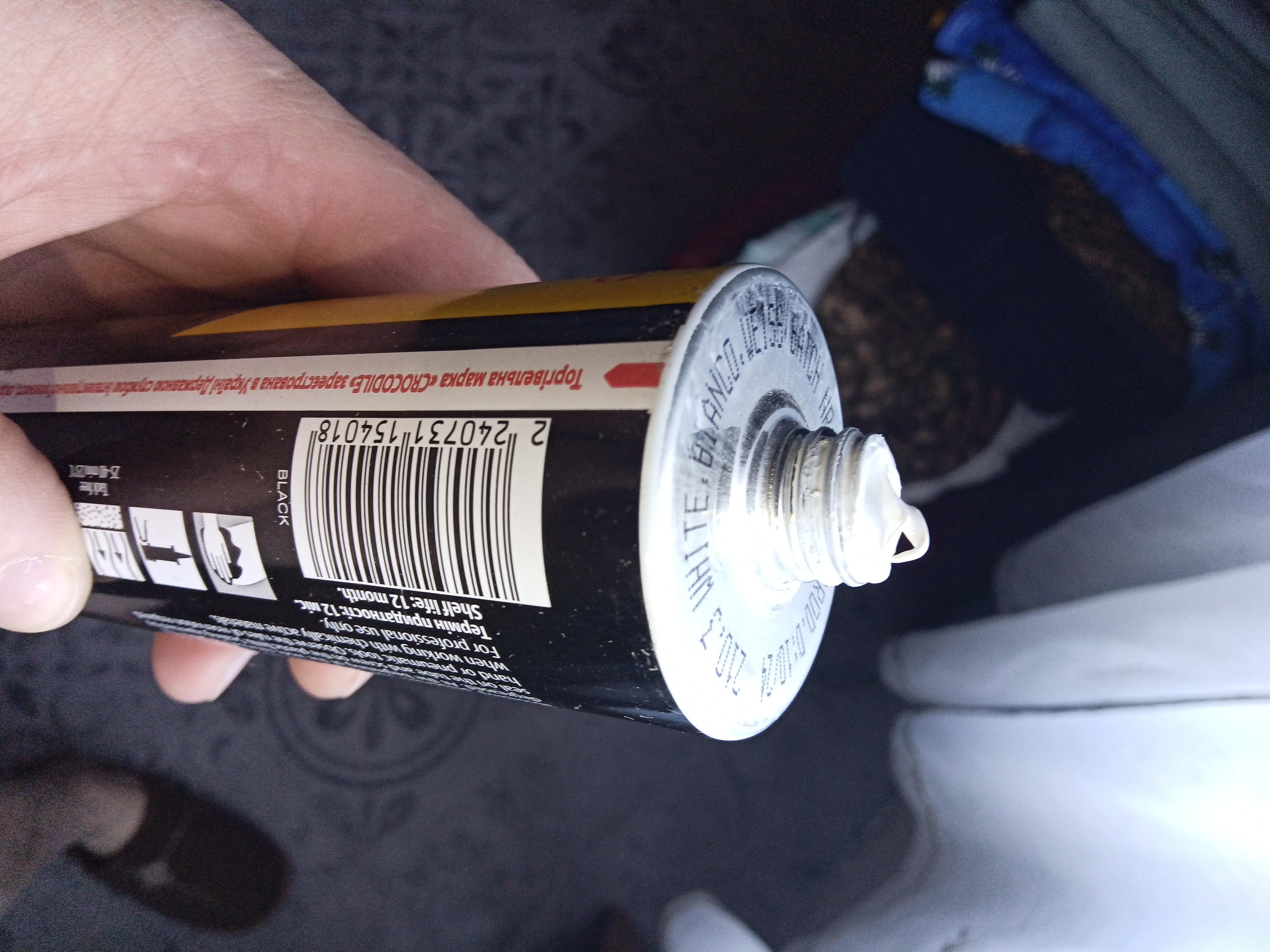 Фото: Герметик для швов Crocodile черный 310 мл, отправлено пользователем Евген Герметик для швов Crocodile черный 310 мл в реальных условиях использования от пользователя Евген.