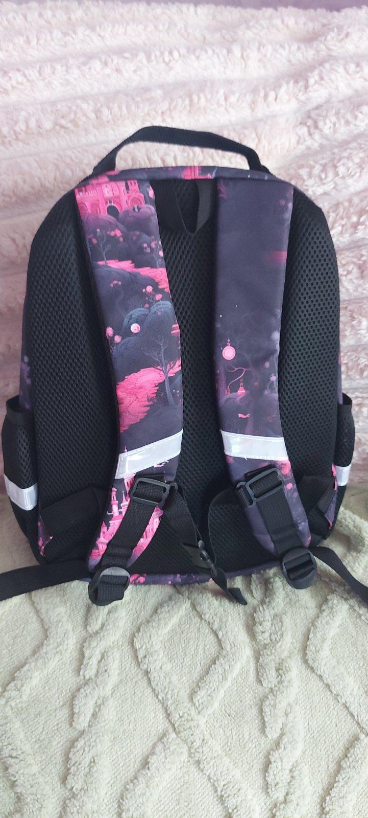 Рюкзак ортопедичний для дівчинки School Standard Котик для 1-4 класу 38х28х16 см (160-2) у реальних умовах використання від користувача Вікторія.