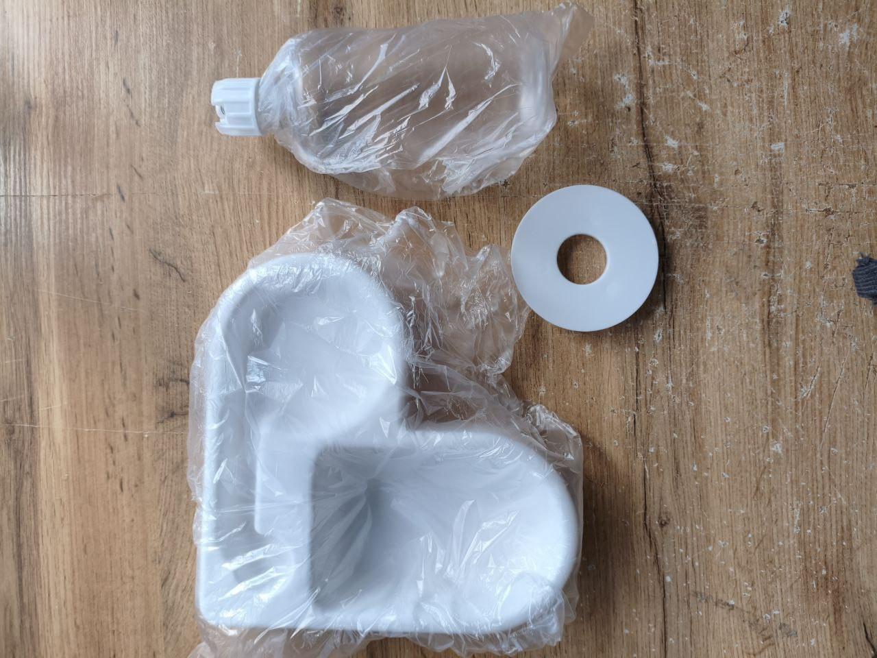 Миска з автоматичною напувалкою для кішок/собак (GDVNC-WHT-0597) у реальних умовах використання від покупця Гребенюк Лариса.