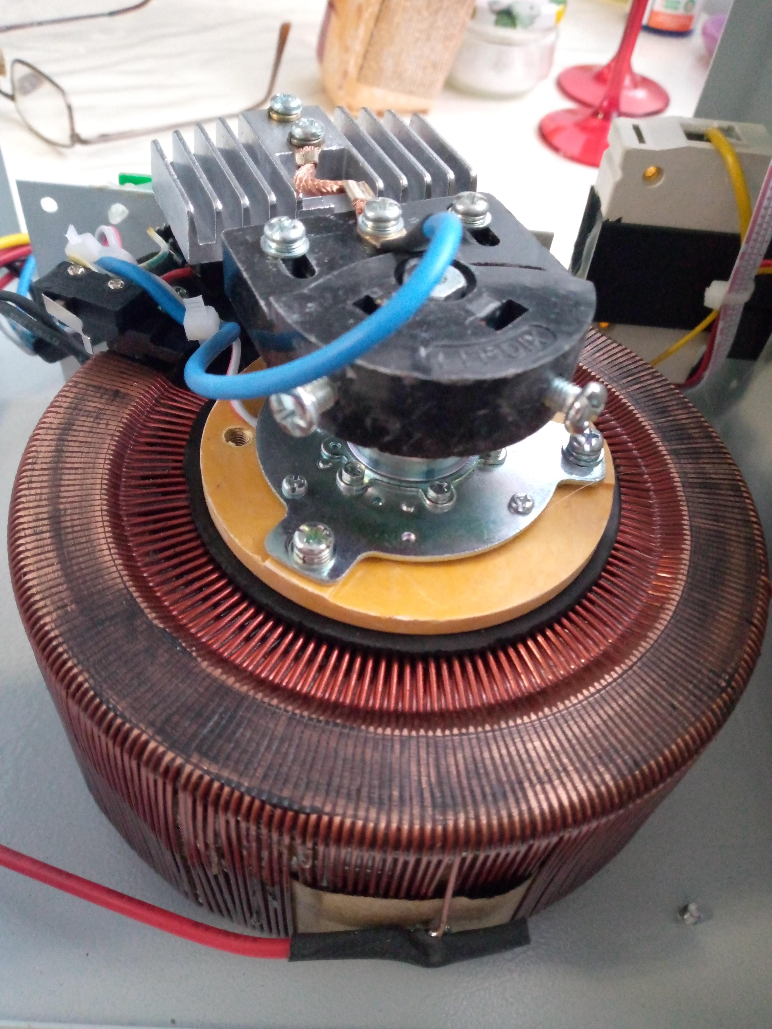 Стабілізатор напруги PNI PNI-SVM-2K PNI-SVM-2K у реальних умовах використання від покупця Анатолій.
