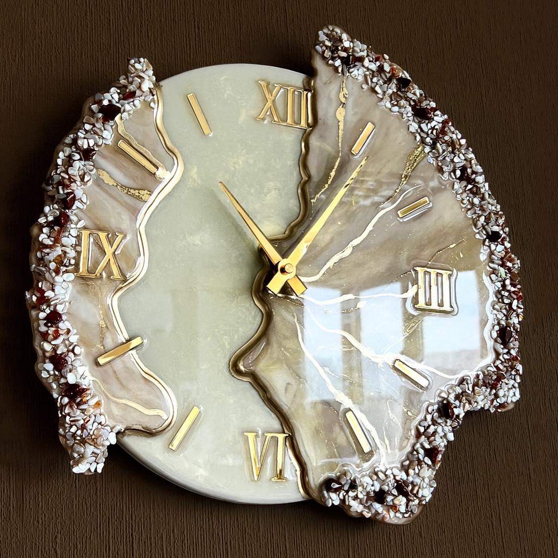 Часы объемные настенные из эпоксидной смолы Лепестки 40 см