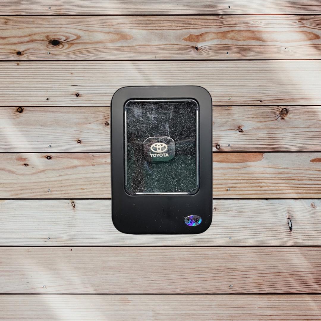 Флеш-пам'ять USB з логотипом авто Toyota 32 ГБ (1819872236)