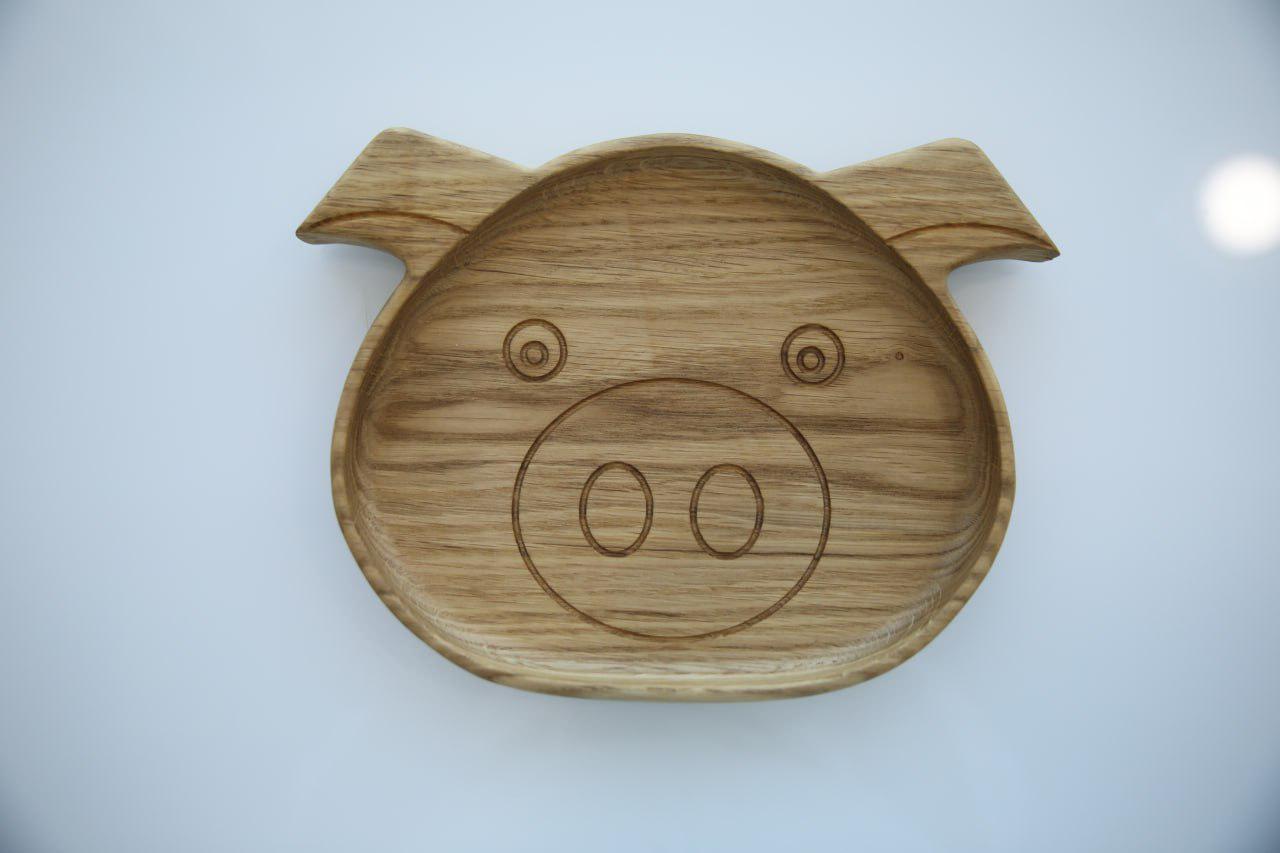 Тарелка детская деревянная Кабанчик из древесины ясеня 20х15х2,5 см (WDB-9.1)