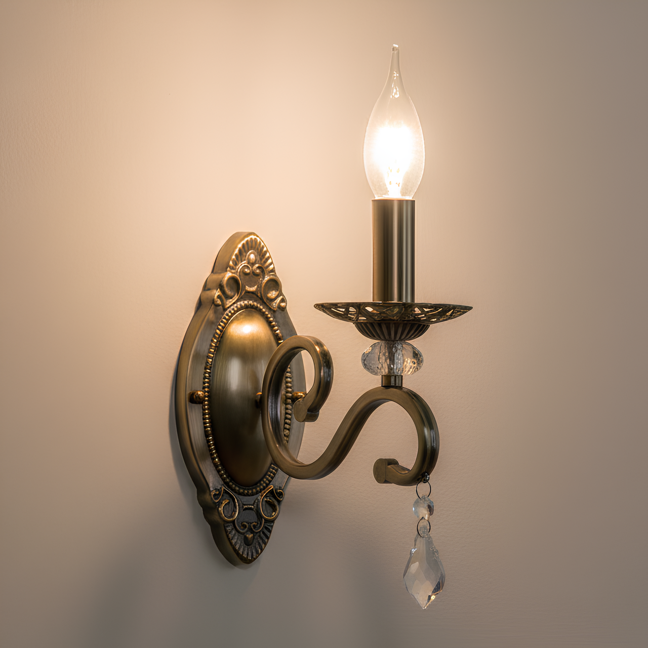 Бра Valeso в классическом стиле под одну лампу Е14 Бронзовый (B N1208/1W)