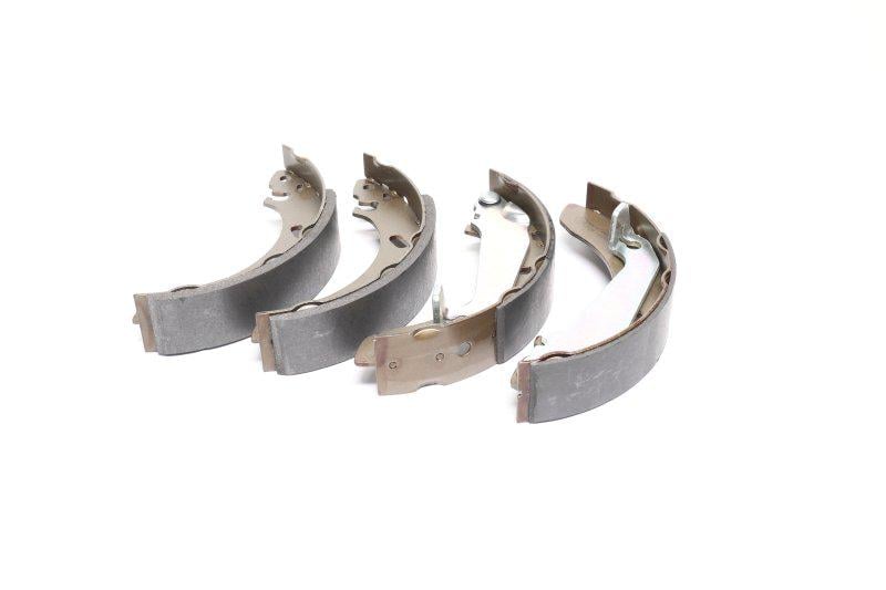 Тормозные колодки барабанные LPR для Ford Escort 90-00ORION 90-93 задние (06050)