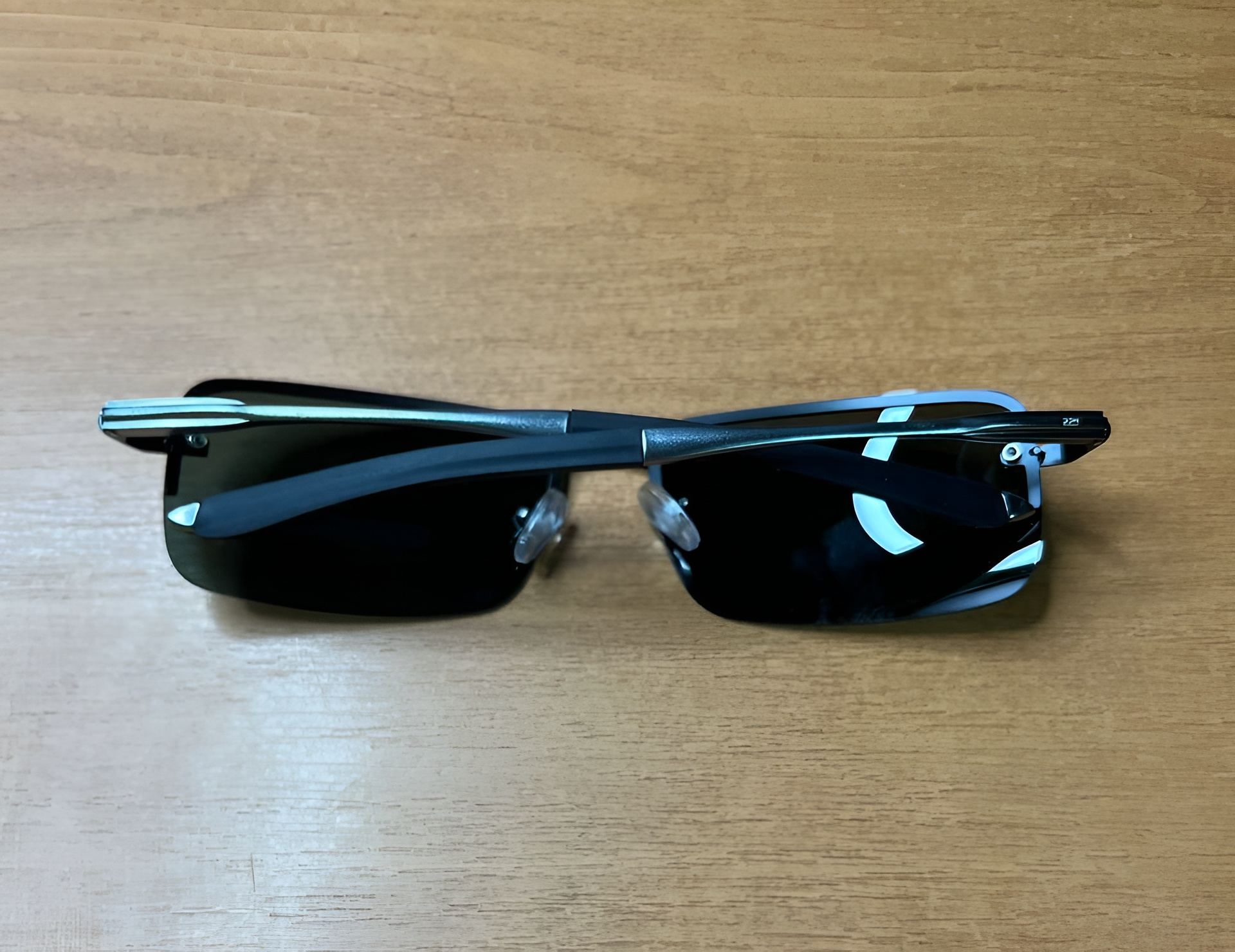 Сонцезахисні окуляри чоловічі Polaroid поляризаційні антиблікові квадратні Чорний матовий/Сіро-зелений (9e1f34a0) - фото 7