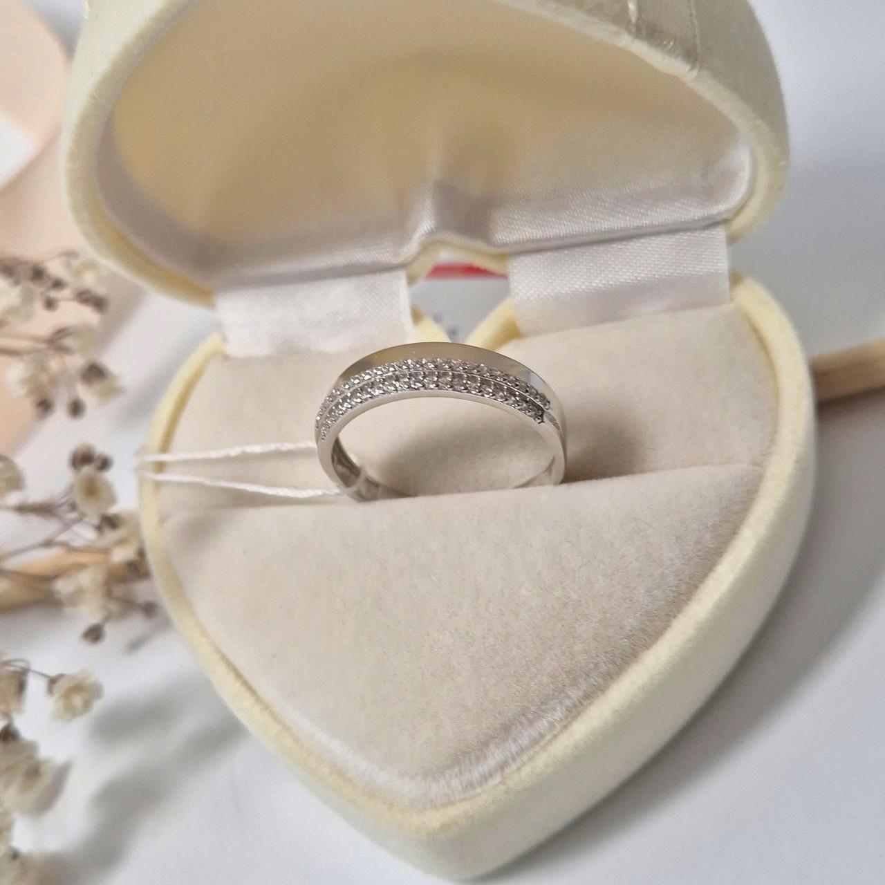 Кольцо Дорожка с белыми камнями р. 19 925 пробы 1,60 г (1517)