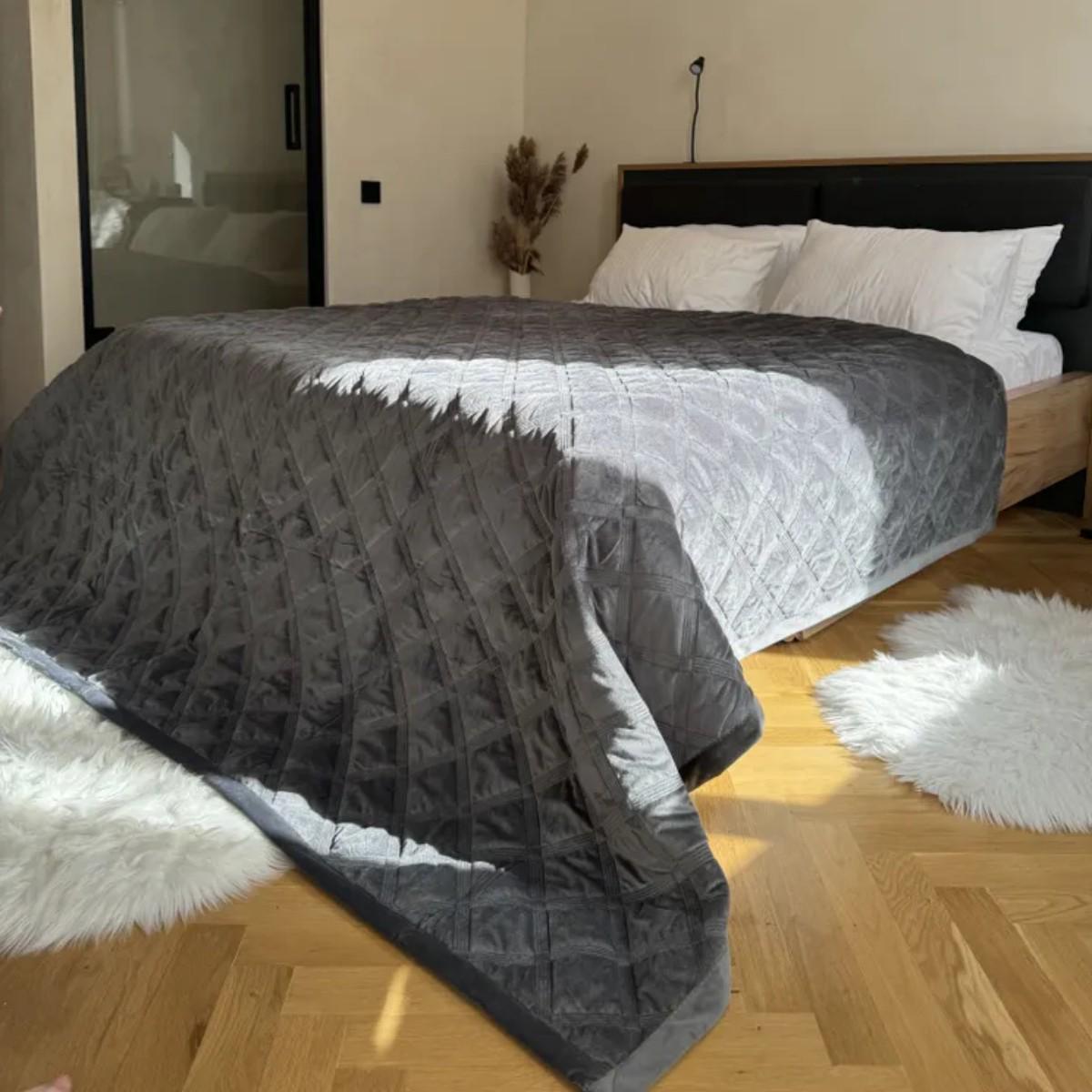 Покривало велюрове стьобане Koloco Ромб полуторне 160х210 см Графітовий (41853) - фото 5 Покривало велюрове стьобане Koloco Ромб полуторне 160х210 см Графітовий (41853) - фото 5