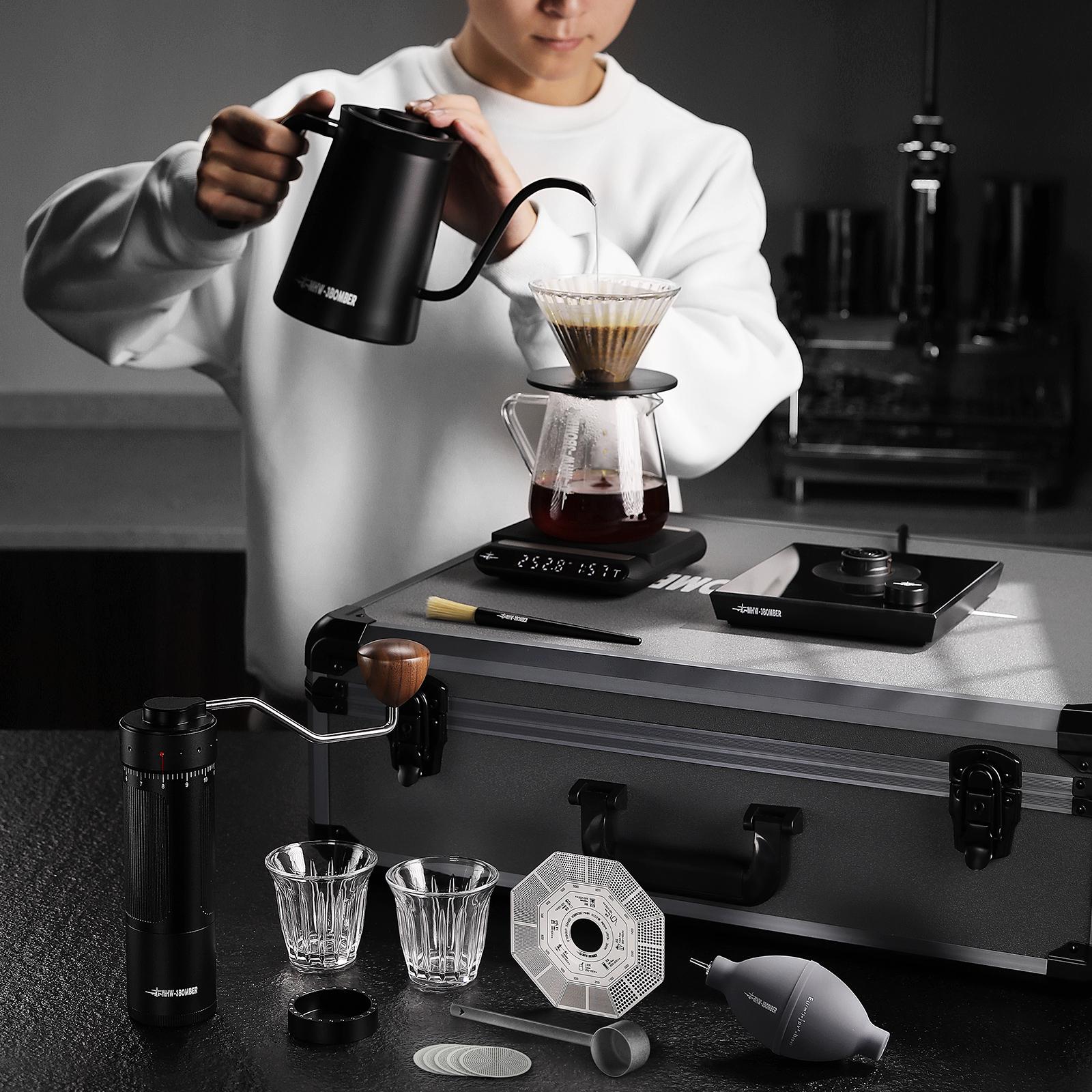 Подарунковий набір бариста 12в1 MHW-3BOMBER B-3 Tactical Suitcase (CS6158B-OS) - фото 3 Подарунковий набір бариста 12в1 MHW-3BOMBER B-3 Tactical Suitcase (CS6158B-OS) - фото 3