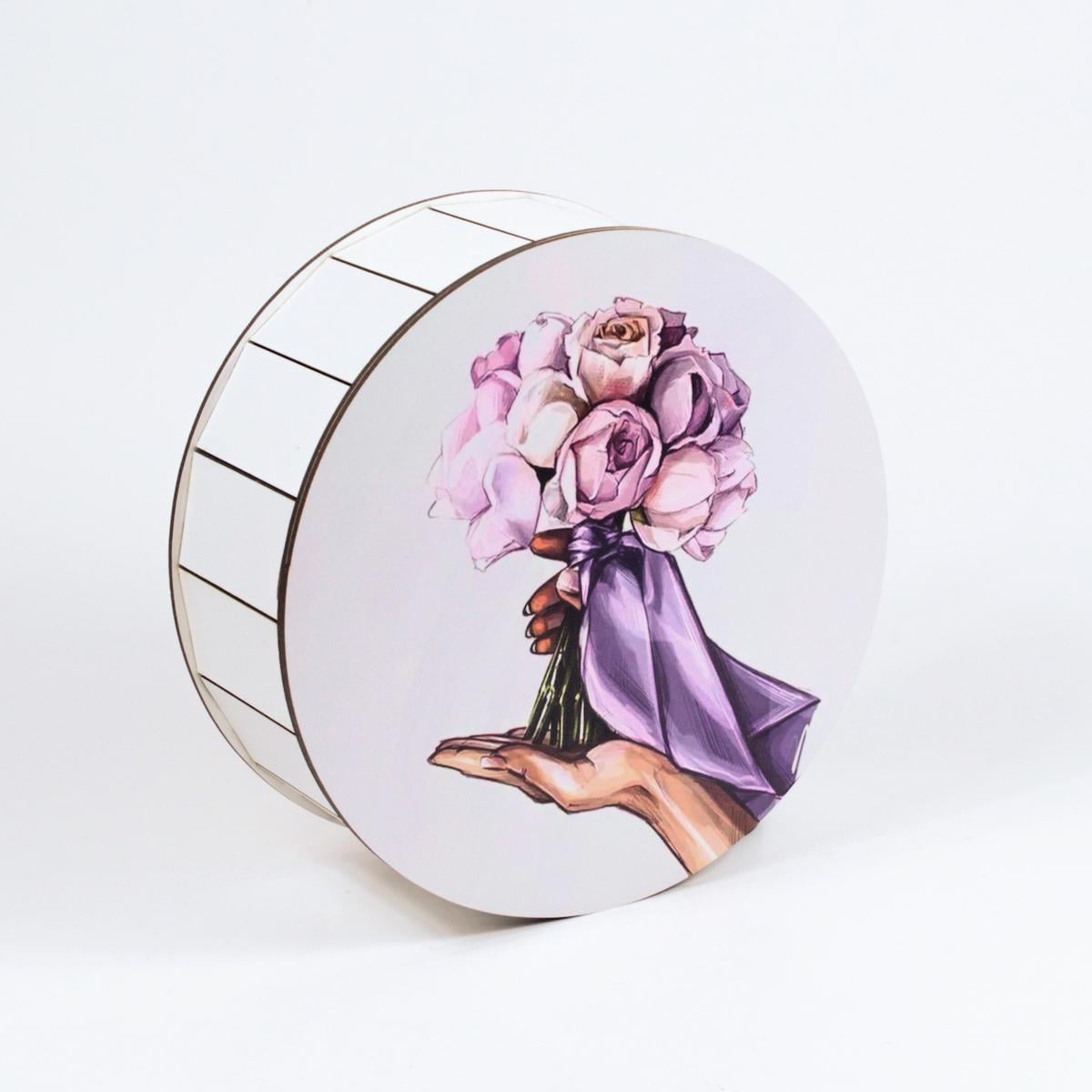 Коробка подарункова кругла "Святковий букет" середня (4548)