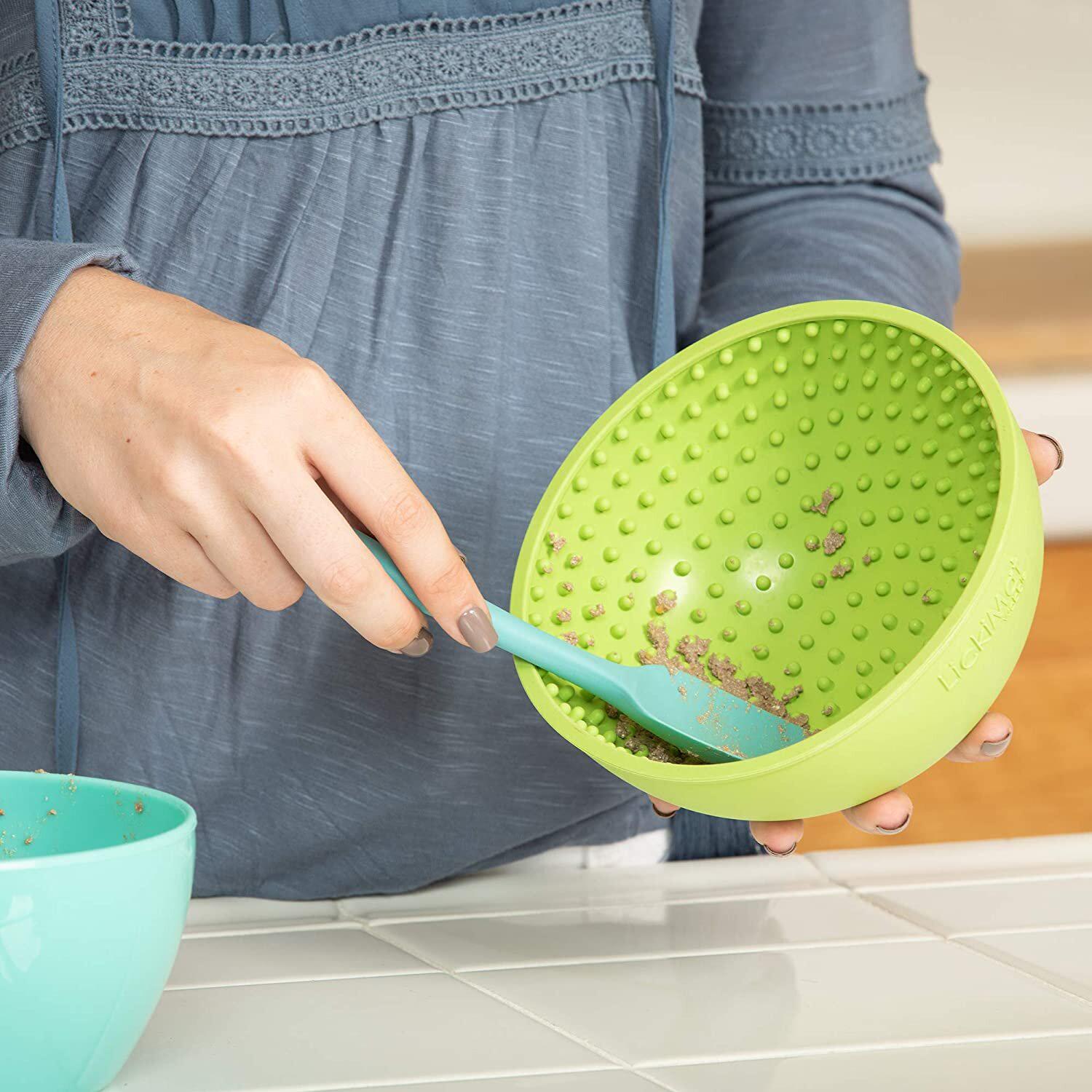 Килимок-антистрес лизальний для собак LickiMat Wobble Light Green - фото 2 Килимок-антистрес лизальний для собак LickiMat Wobble Light Green - фото 2