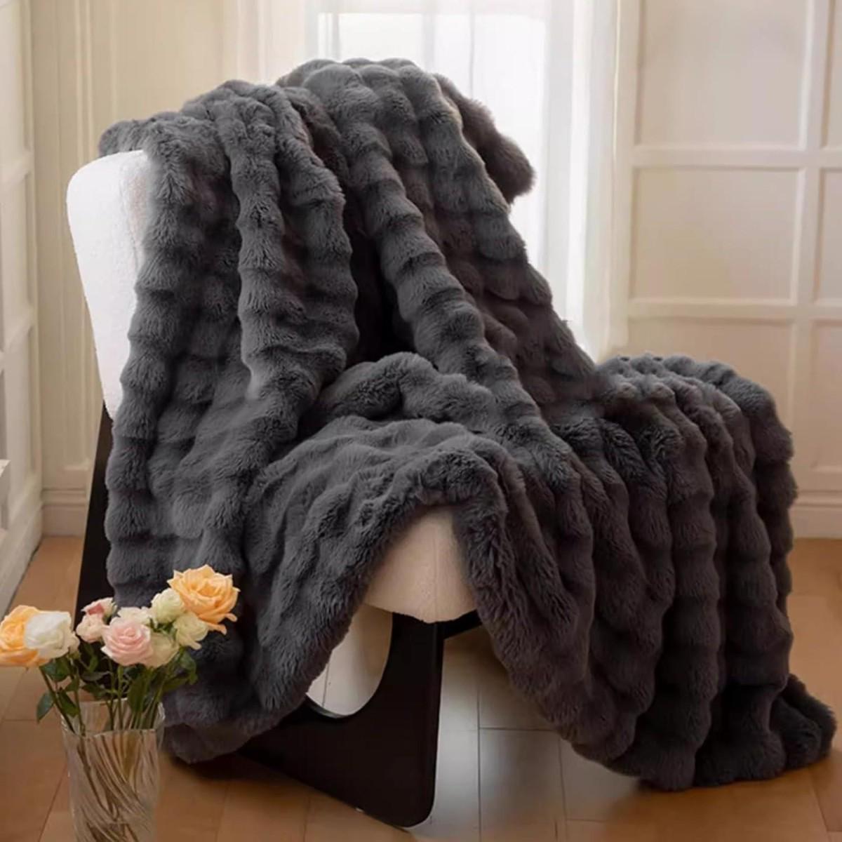 Плед корейский стиль Koloco Кролик евро толщина 5 см 200х220 см Графитовый (40220) - фото 1 Плед корейский стиль Koloco Кролик евро толщина 5 см 200х220 см Графитовый (40220) - фото 1