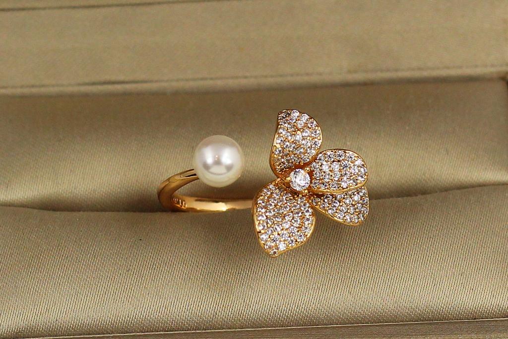Кольцо Xuping Jewelry Орхидея с жемчужиной регулируемое р. 18 Золотой (32899078)