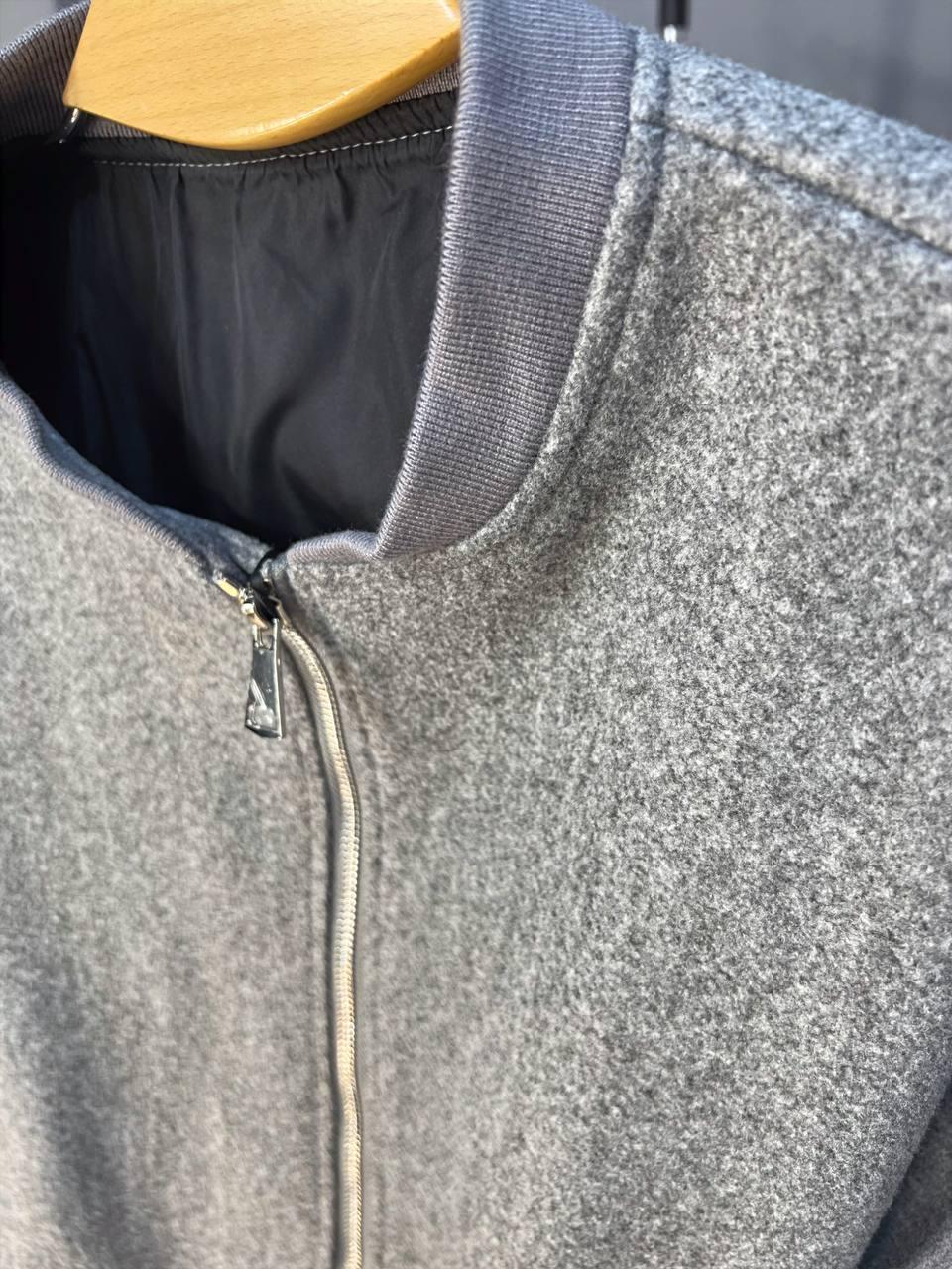 Куртка жіноча Lady Yep 2716 тканина пальто бомбер жакет на резинці з кишенями коротка р. 44 Сірий (2647) - фото 4 Куртка жіноча Lady Yep 2716 тканина пальто бомбер жакет на резинці з кишенями коротка р. 44 Сірий (2647) - фото 4