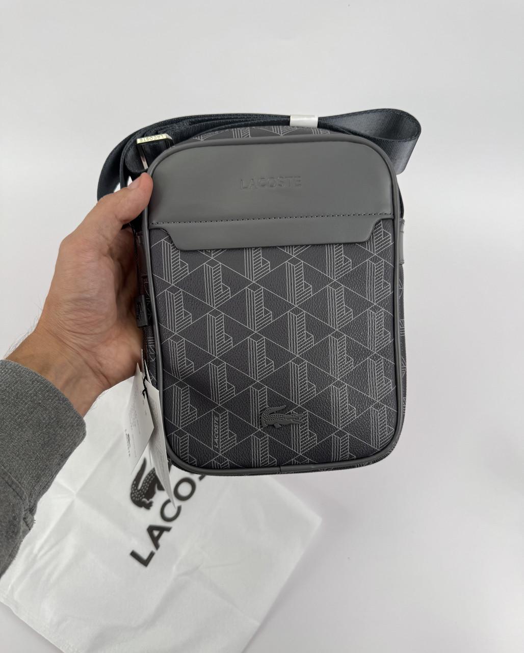 Барсетка Lacoste через плечо монограммная Серый - фото 8 Барсетка Lacoste через плечо монограммная Серый - фото 8