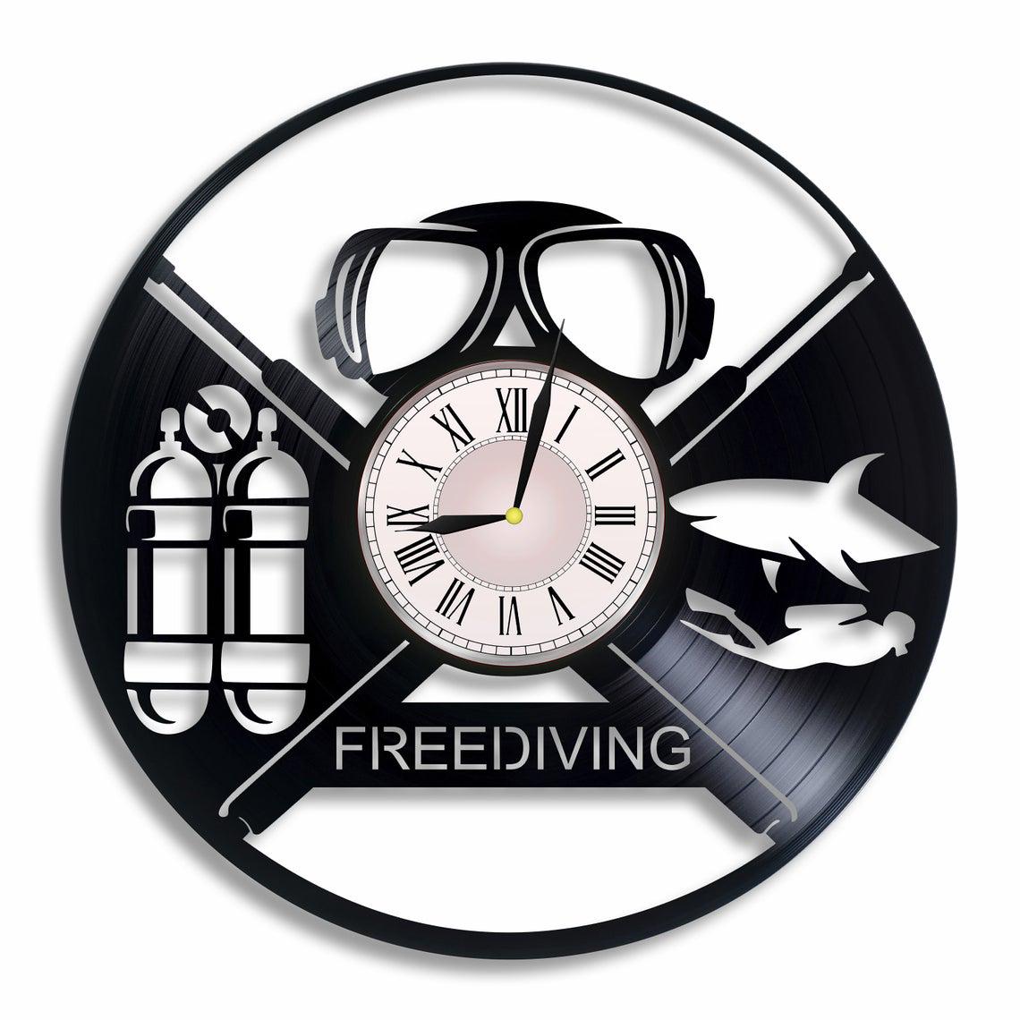 Часы настенные Фридайвинг 2406 из виниловой пластинки
