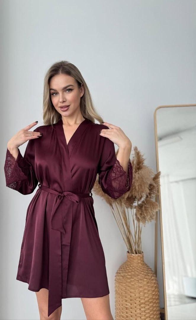 Халат-пеньюар женский Julia на запах с кружевом шелк-сатин M Бордовый (4100_82)