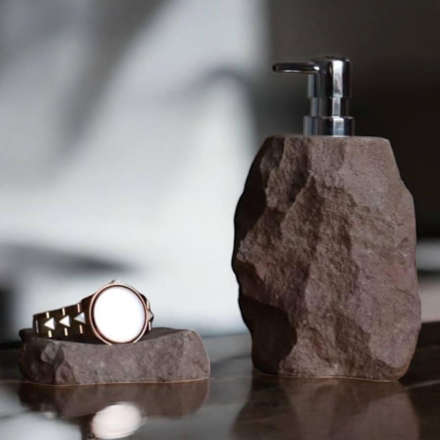 Дозатор для мила з червоного піщанику - фото 2 Дозатор для мила з червоного піщанику - фото 2