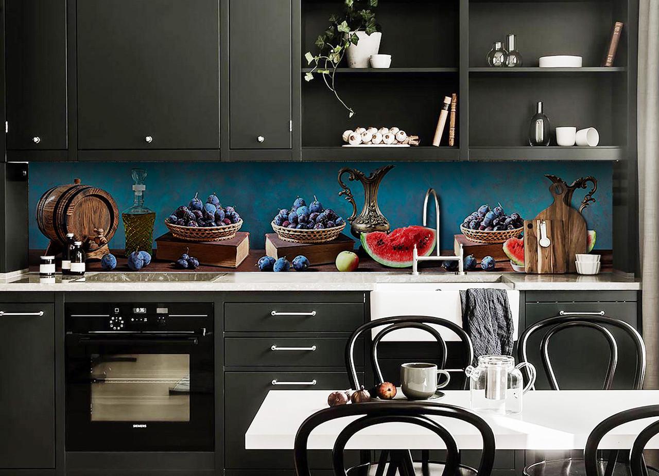 Кухонный фартук Сливы из самоклеющейся виниловой пленки 60х250 см Синий