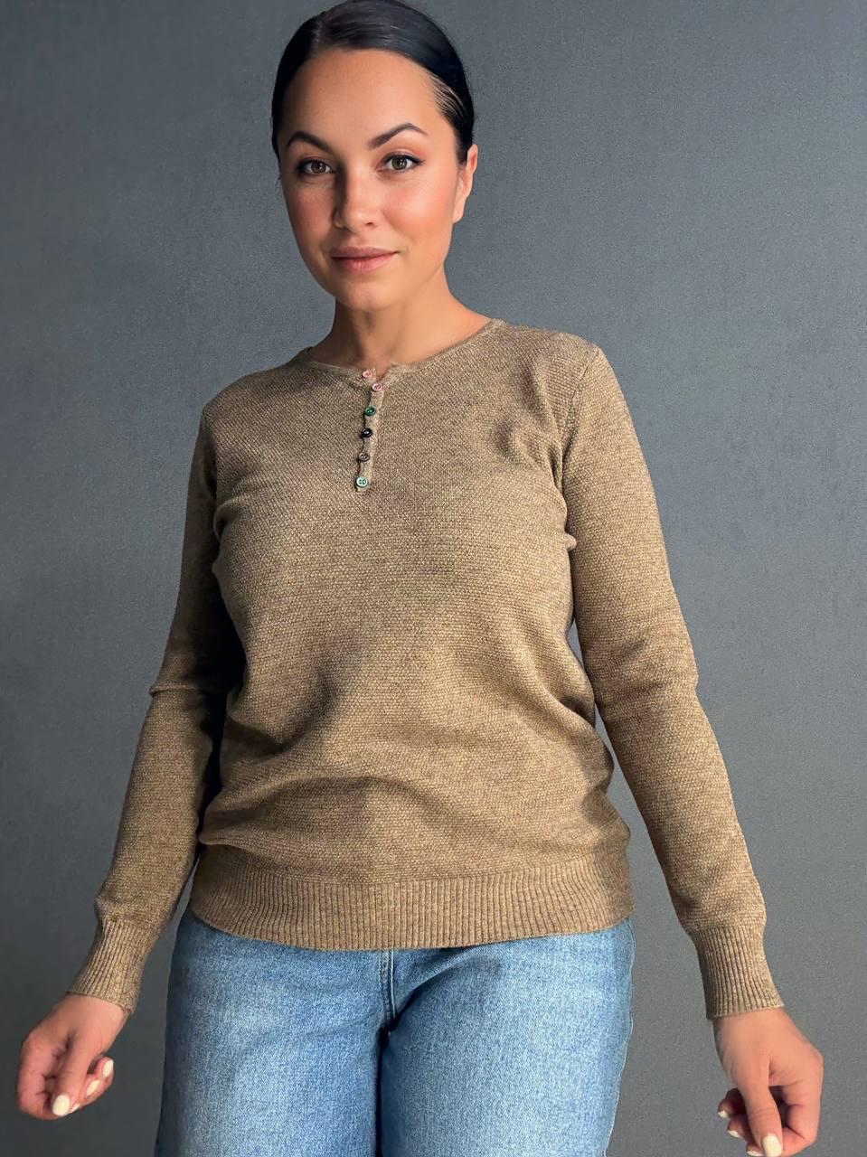 Свитер женский AN 02493 букле с пуговицами тонкий и теплый базовый One Size Коричневый - фото 1 Свитер женский AN 02493 букле с пуговицами тонкий и теплый базовый One Size Коричневый - фото 1