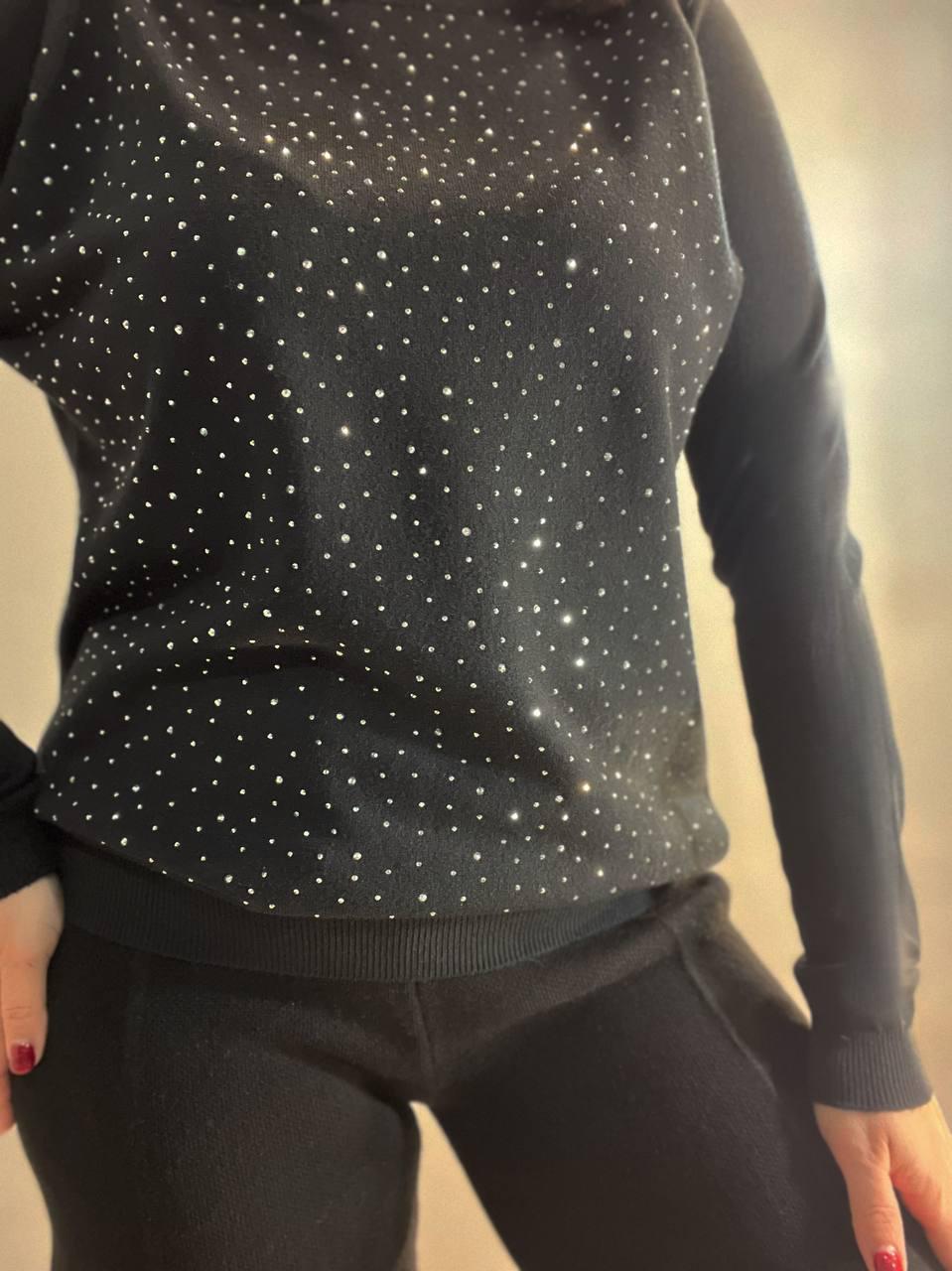 Джемпер женский ACCORDDREAM 9067 тонкий свитер россыпь камней OS Черный (960) - фото 9