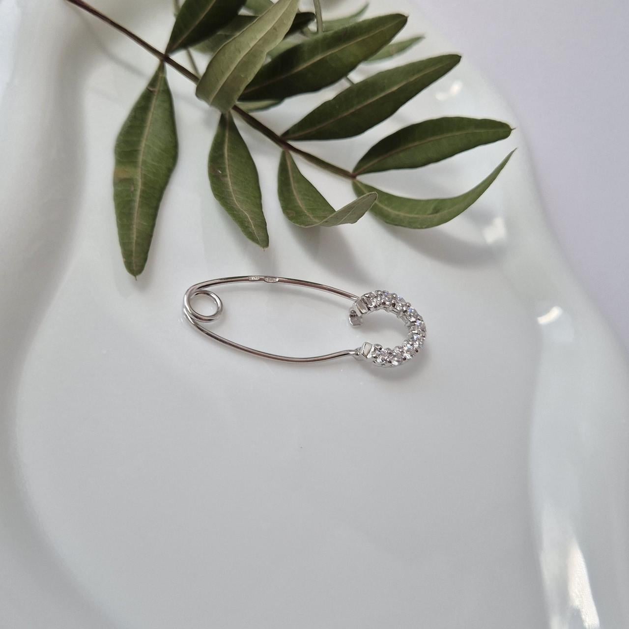 Брошь серебряная булавка Подкова в белых камнях 925 проба родованное 706626р 1,70 г (2968144269)