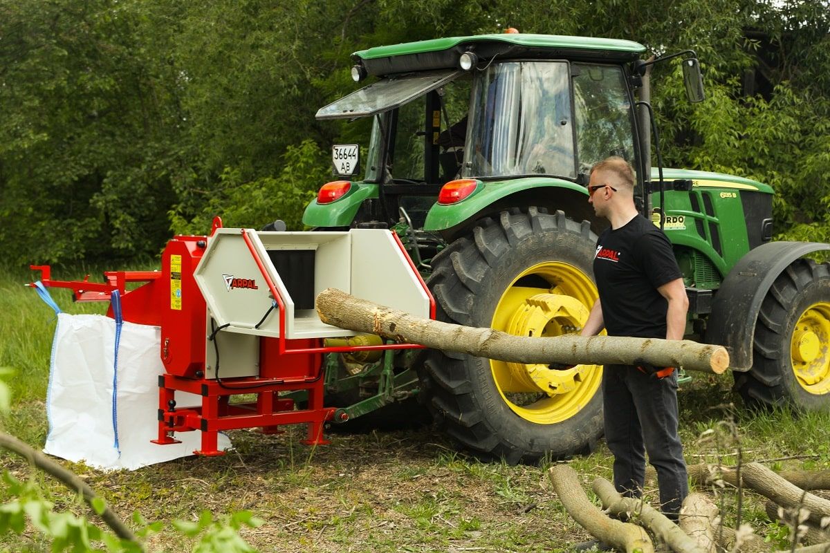 Подрібнювач гілок Arpal на дрова до трактора (АМ-200ТР) - фото 4 Подрібнювач гілок Arpal на дрова до трактора (АМ-200ТР) - фото 4
