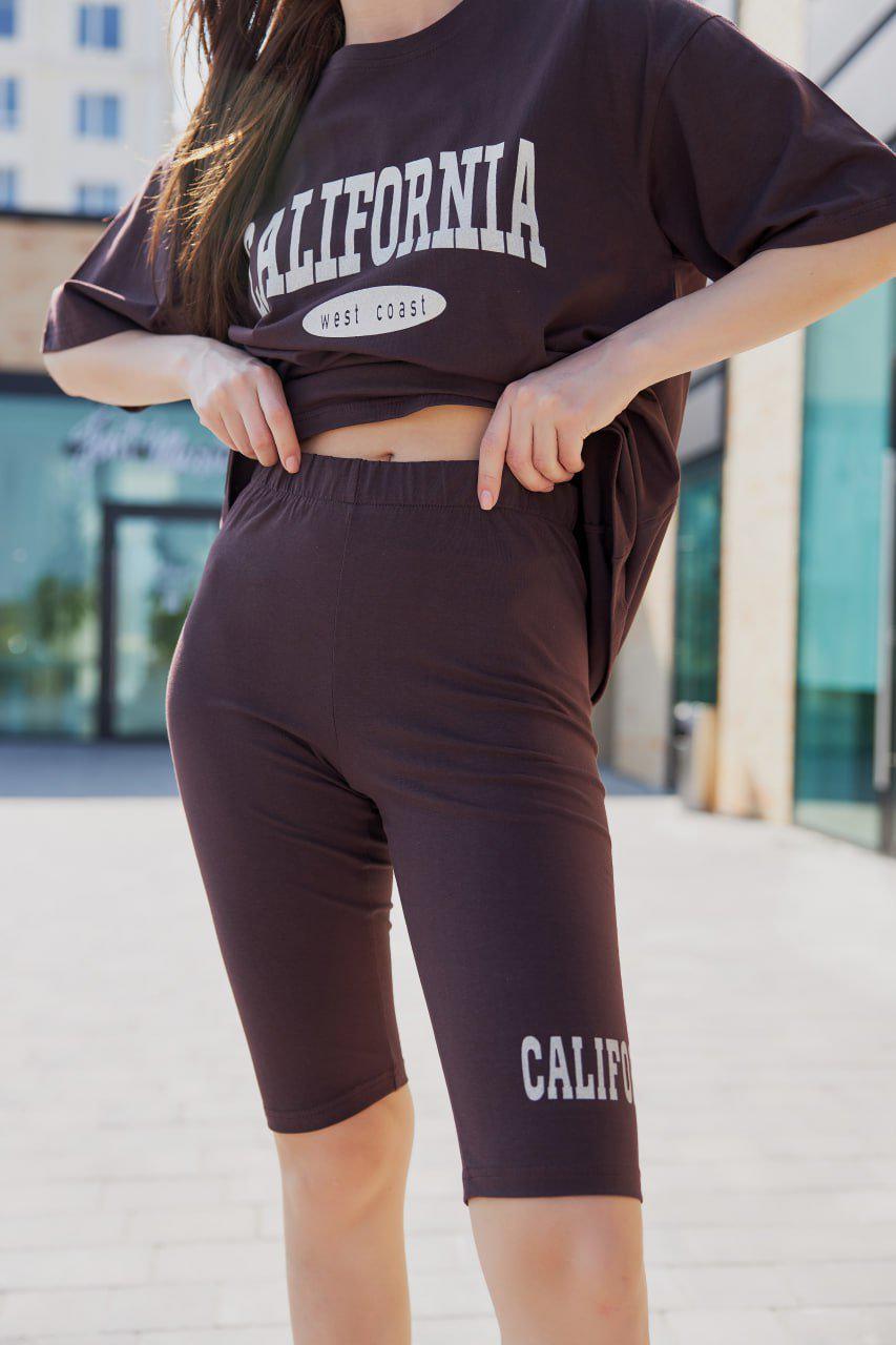 Прогулочный женский костюм летний с велосипедками М103.1 S Темно-коричневый (338-1-60) - фото 2 Прогулочный женский костюм летний с велосипедками М103.1 S Темно-коричневый (338-1-60) - фото 2