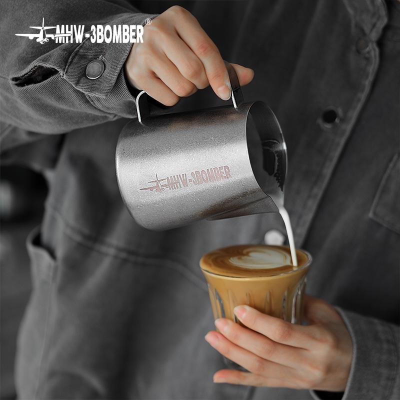 Питчер для молока MHW-3BOMBER 3.0 круглый носик 600 мл Текстурированный серый (P3015SS) - фото 6