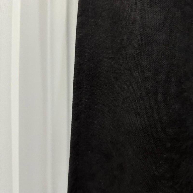 Комплект штор микровелюр 2 шт. 1,5х2,7 м готовые на шторной тесьме 6 см Черный (petek-V45) - фото 3 Комплект штор микровелюр 2 шт. 1,5х2,7 м готовые на шторной тесьме 6 см Черный (petek-V45) - фото 3