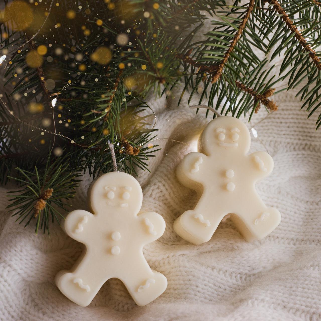 Аромасвічка Gingerbread man Iced Gingersnap імбирне печиво з натурального оливкового воску 70x55x30 мм (055) - фото 2