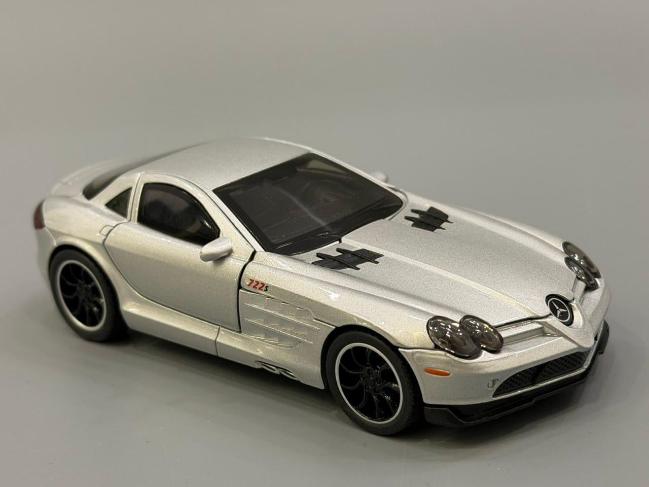 Машинка TK Union Group Mercedes-Benz SLR металл 1:32 свет/звук открывается дверь/капот/багажник Серый (TK-31160)