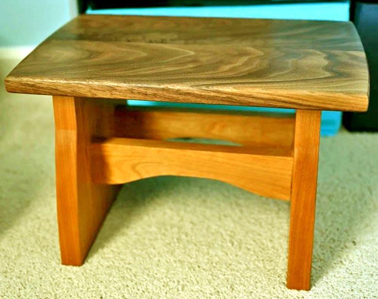 Стульчик из дерева Ромен Карри/Мускат (ТАБ-00440307)