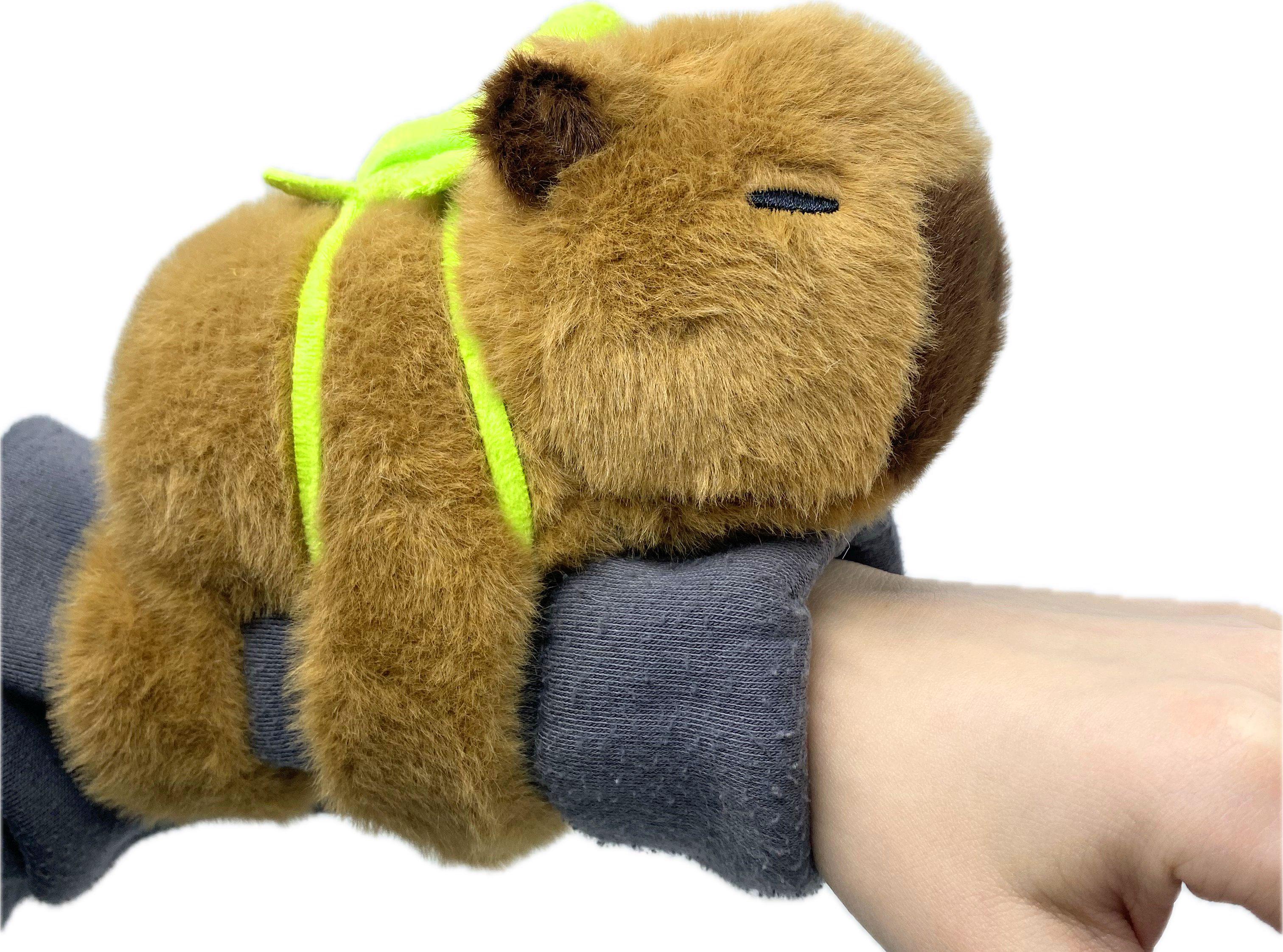 Браслет на руку капибара с рюкзаком портфелем-черепахой спящая Браслет на руку капибара с рюкзаком портфелем-черепахой спящая