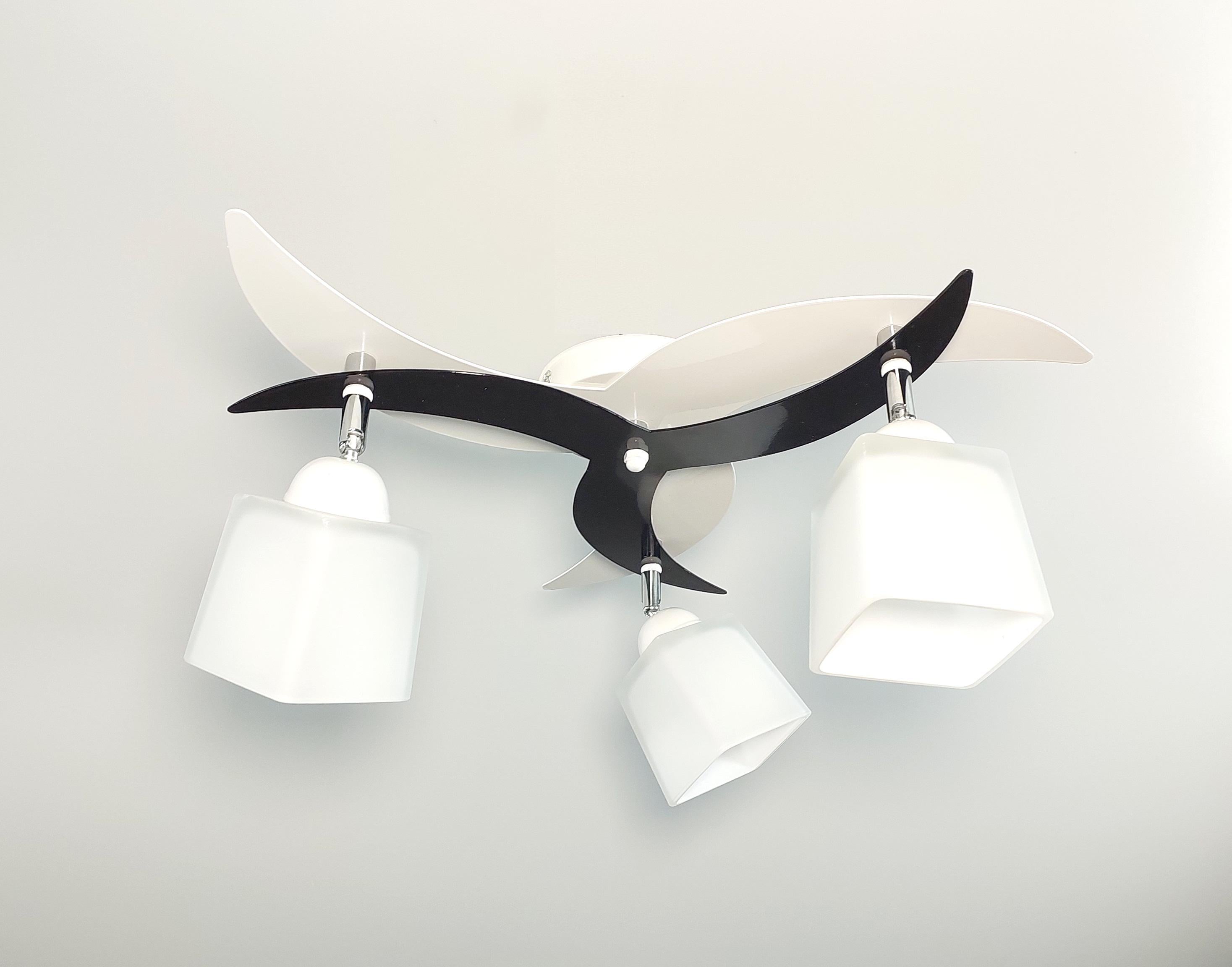 Люстра потолочная 8008/3А на три поворотных плафона Белый/Черный Люстра потолочная 8008/3А на три поворотных плафона Белый/Черный