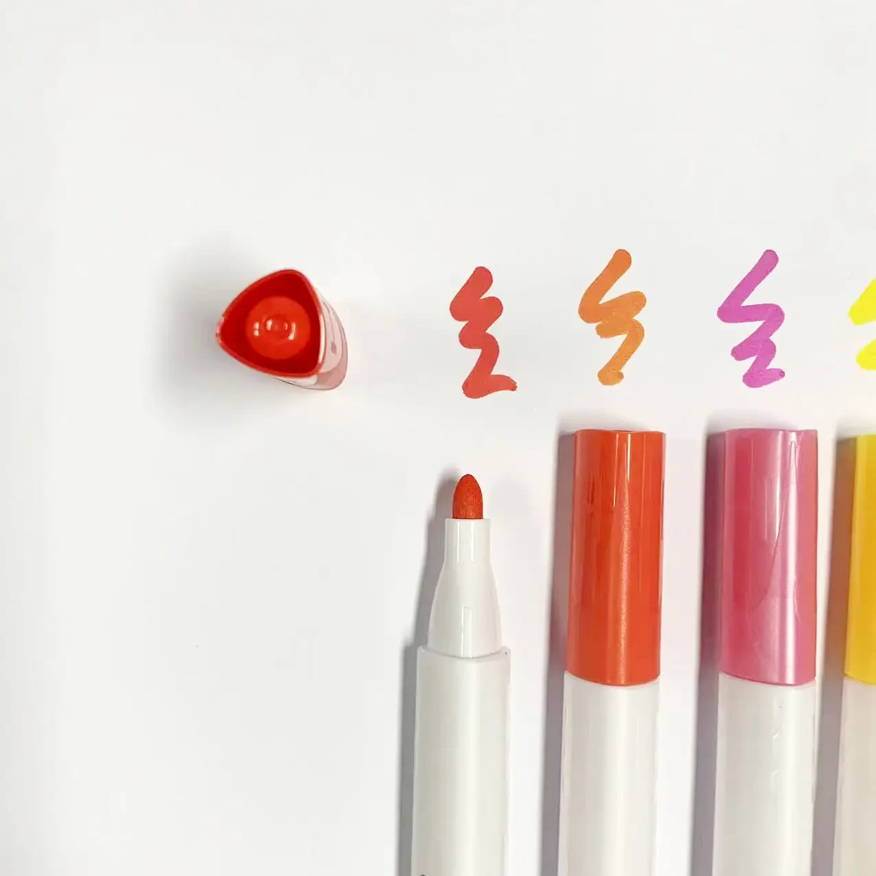 Набор универсальных акриловых маркеров Y04 с кейсом 24 цветов (10029) - фото 4 Набор универсальных акриловых маркеров Y04 с кейсом 24 цветов (10029) - фото 4