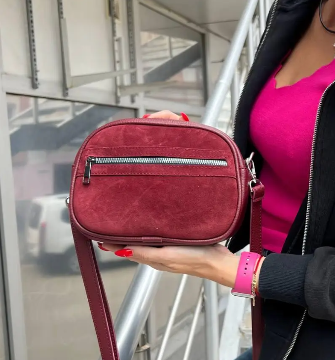 Сумка через плече жіноча сучасна міська екошкіра/натуральна замша 22х15х8 см Бордовий - фото 2 Сумка через плече жіноча сучасна міська екошкіра/натуральна замша 22х15х8 см Бордовий - фото 2